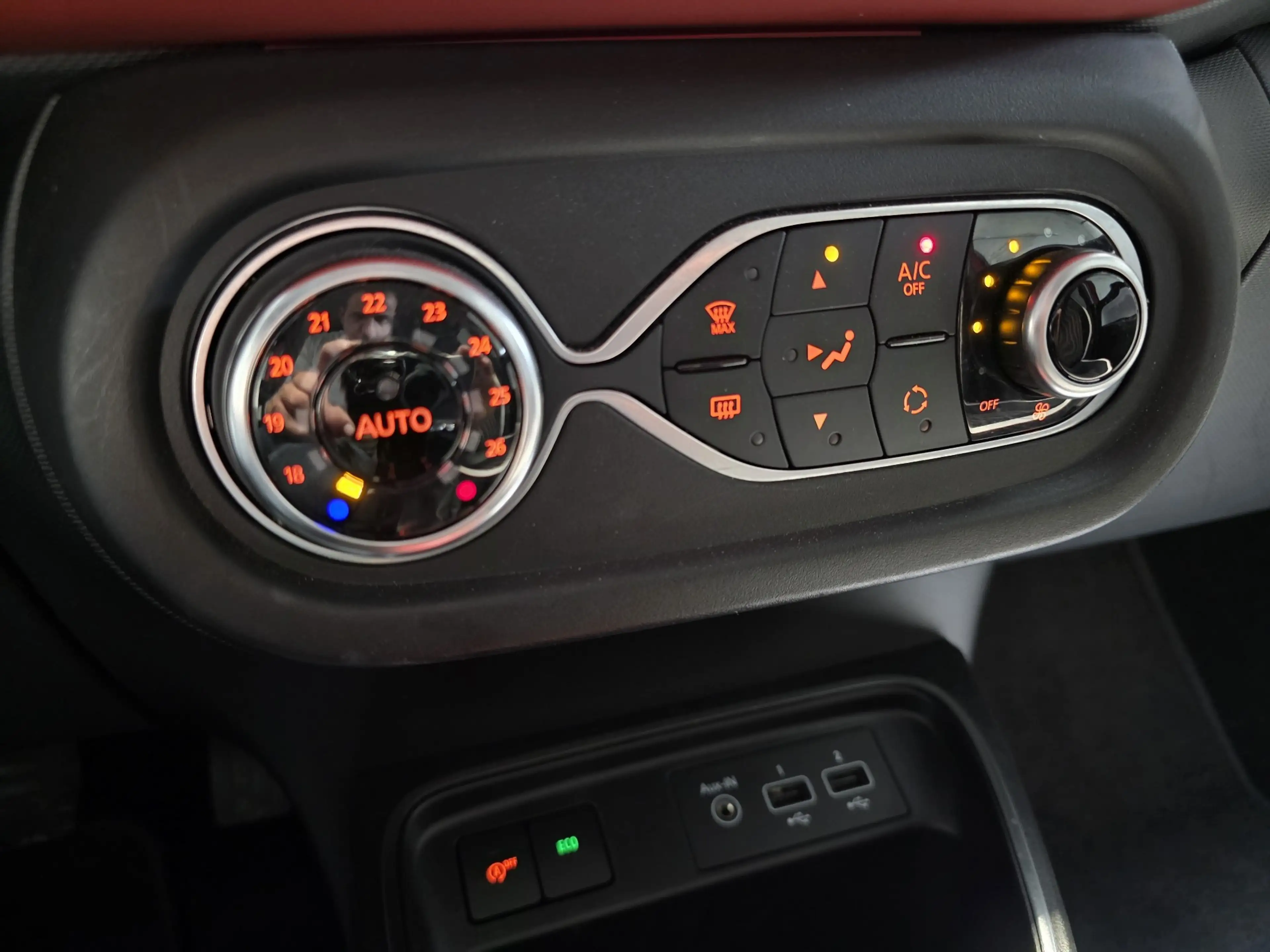 Renault Twingo 0.9 TCe Intens // ECRAN / GARANTIE 1 AN // — photo 10