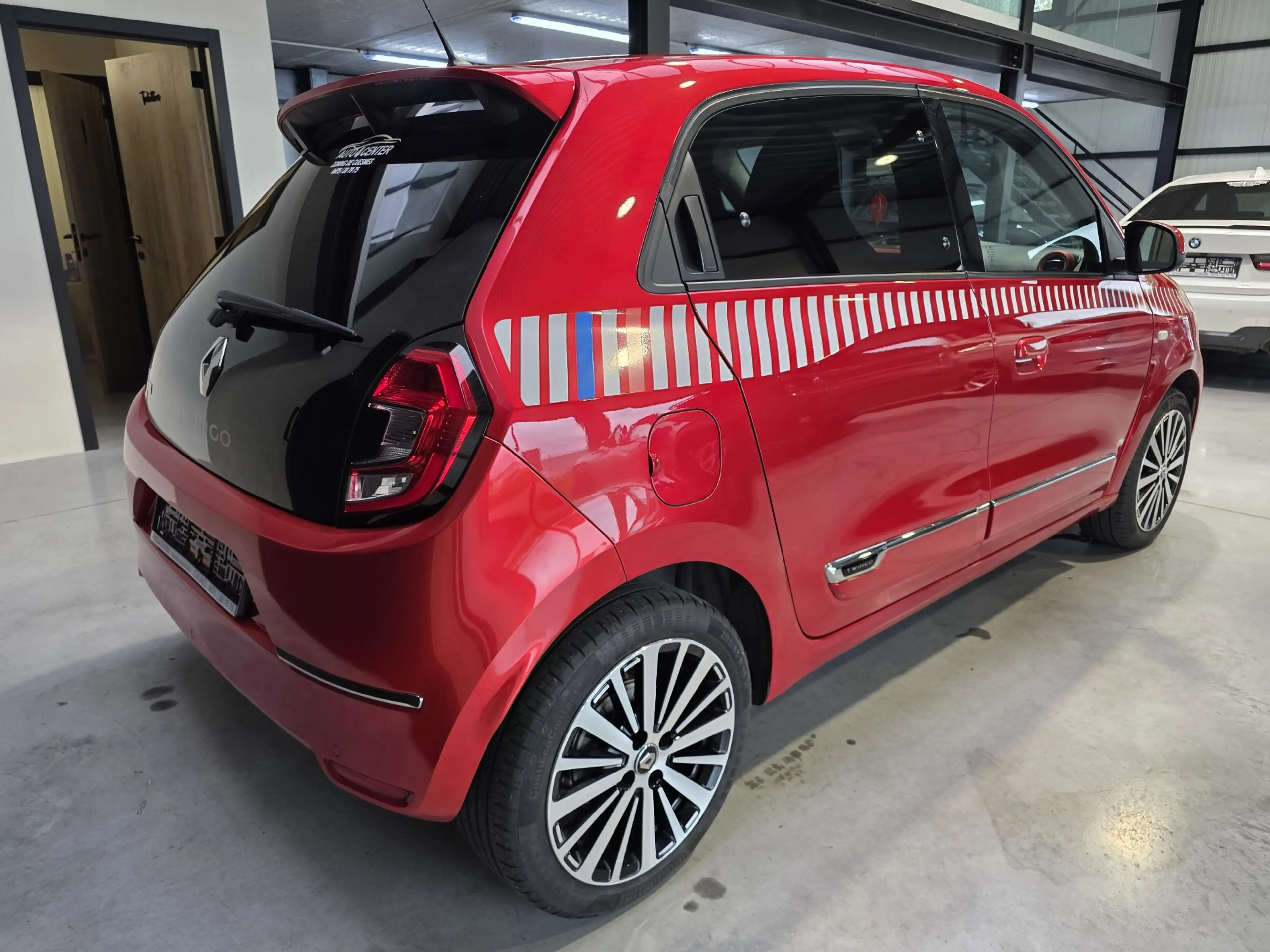 Renault Twingo 0.9 TCe Intens // ECRAN / GARANTIE 1 AN // — photo 4