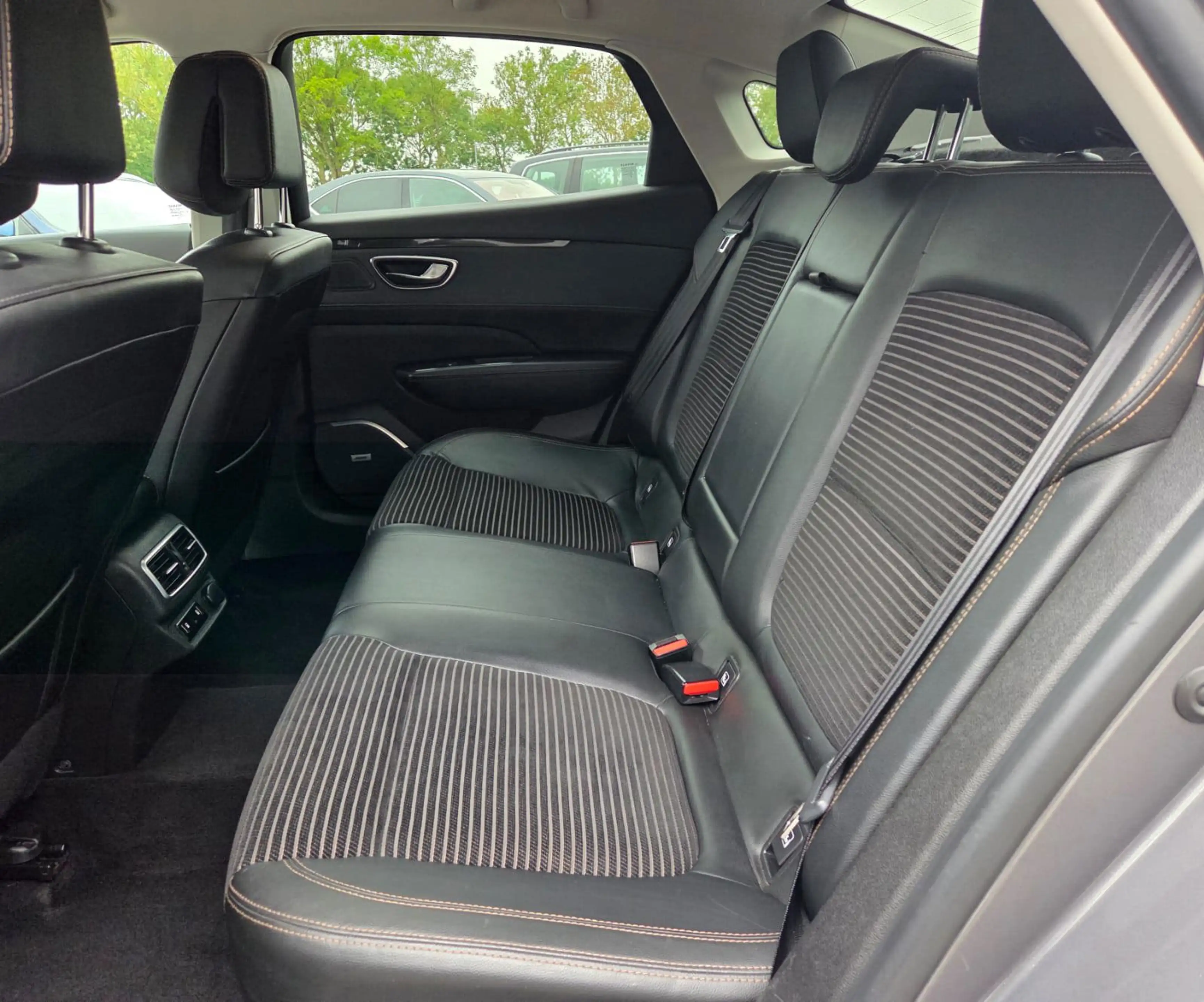 Renault Talisman 1.5 DCi AUT INTENS SEDAN 4CONTROL BOSE NAVI CAMERA — photo 12