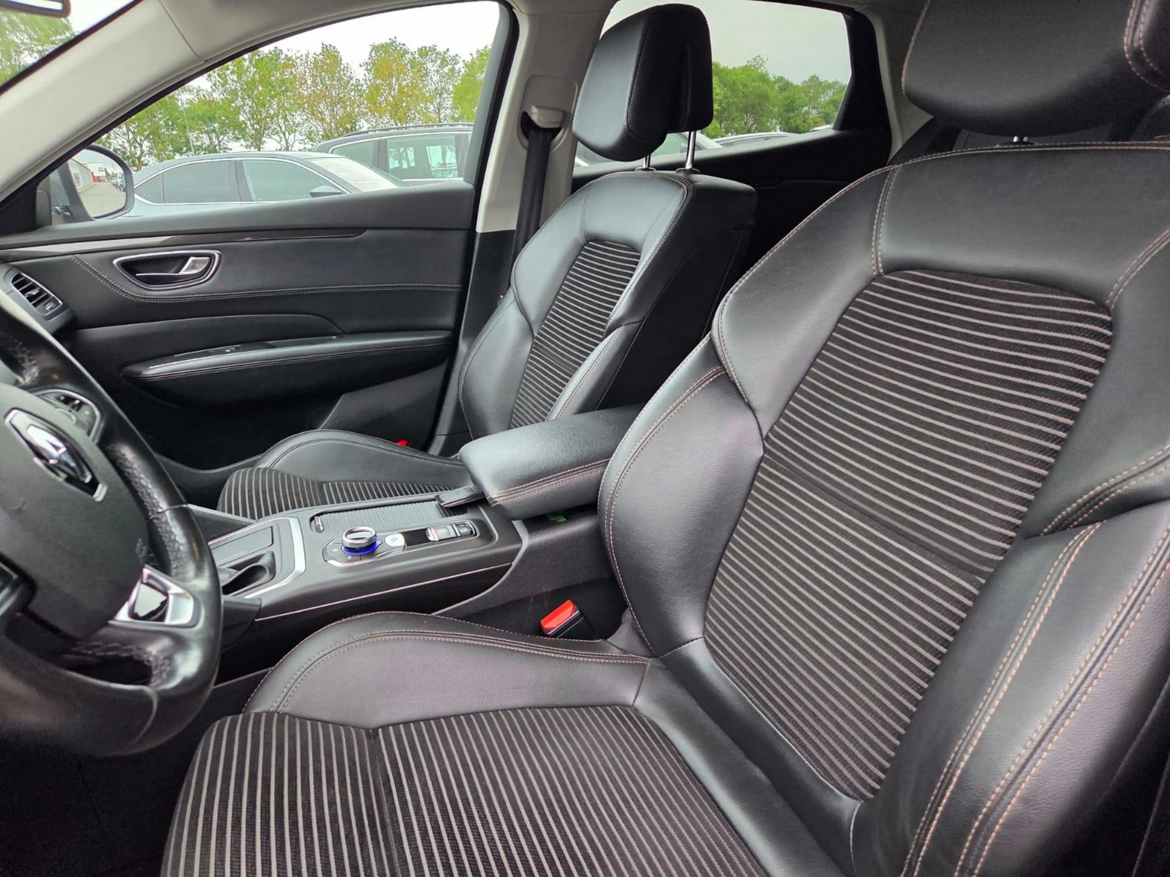 Renault Talisman 1.5 DCi AUT INTENS SEDAN 4CONTROL BOSE NAVI CAMERA — photo 11