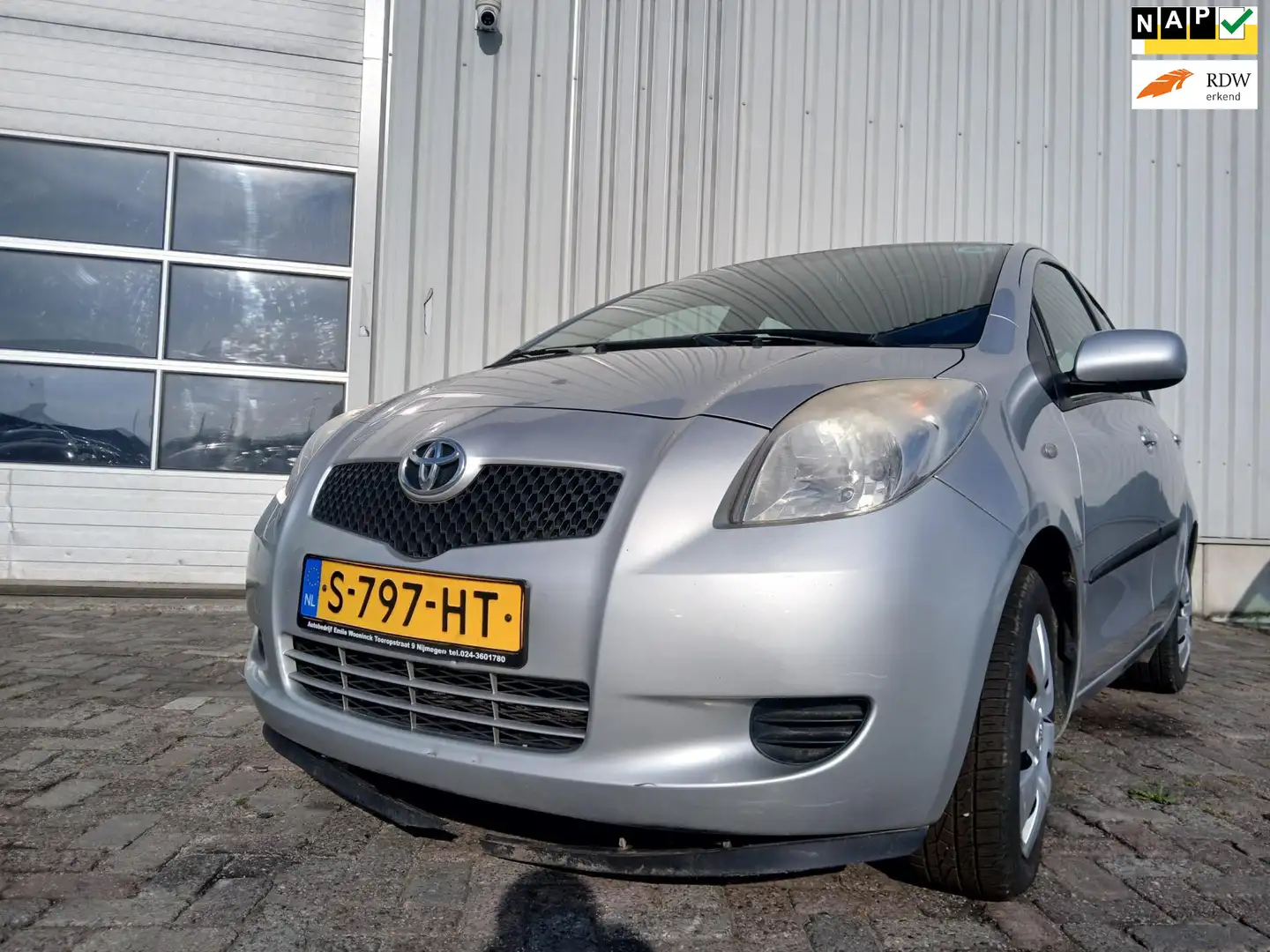 Toyota Yaris 1.3 VVTi Terra - Airco - Display - Schade Gris - 1