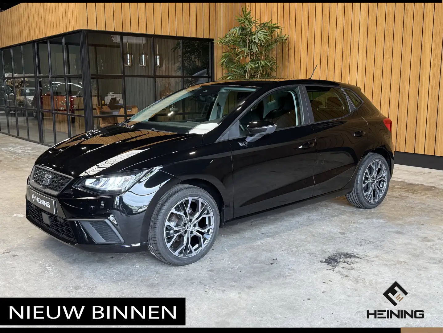 SEAT Ibiza 1.0 EcoTSI Style Business Connect. Apple-carplay. Zwart - 1