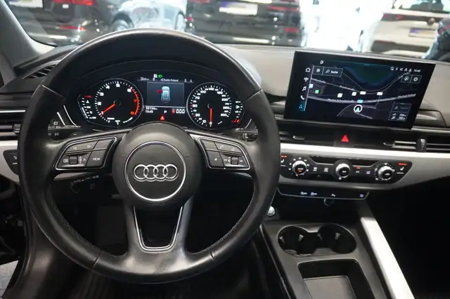 Audi A4 Avant view 11
