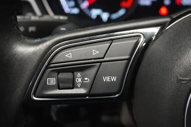 Audi A4 Avant view 12