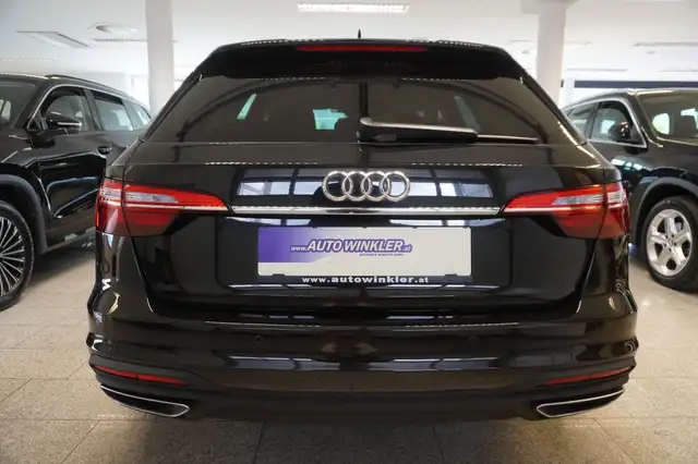 Audi A4 Avant view 6