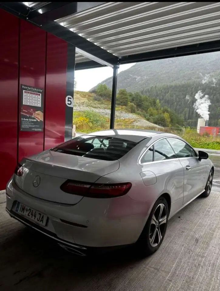 Mercedes-Benz E 220