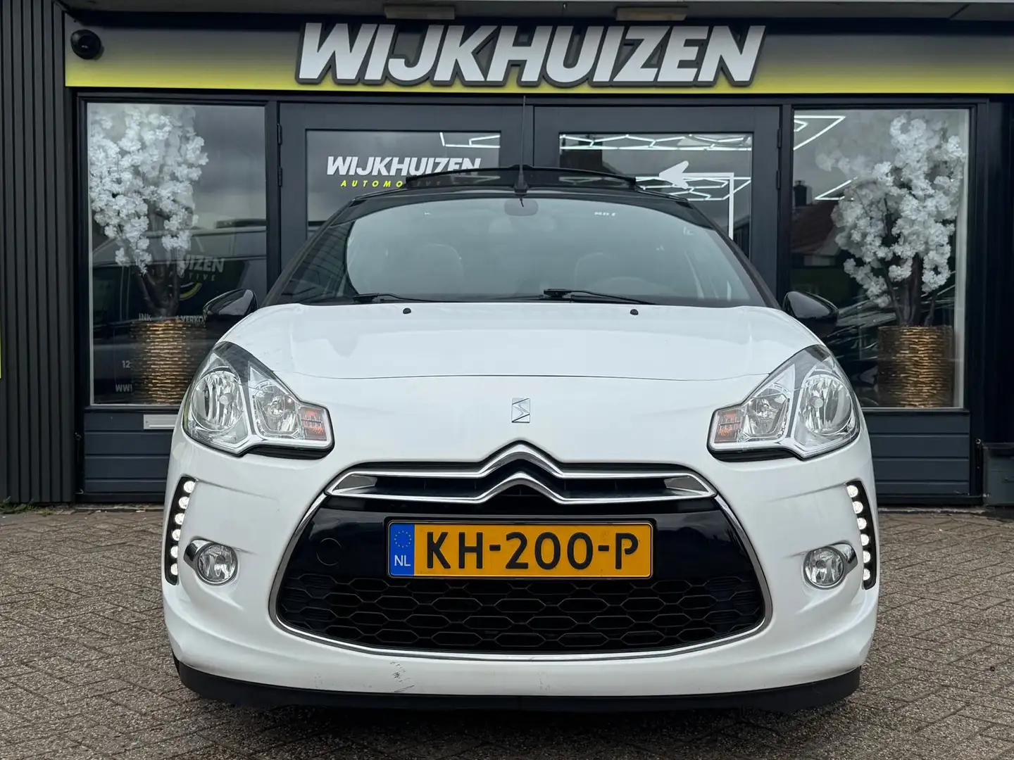 Citroen DS3 Cabrio 1.2 PureTech So Chic Cabrio met Airco !!! C Wit - 2