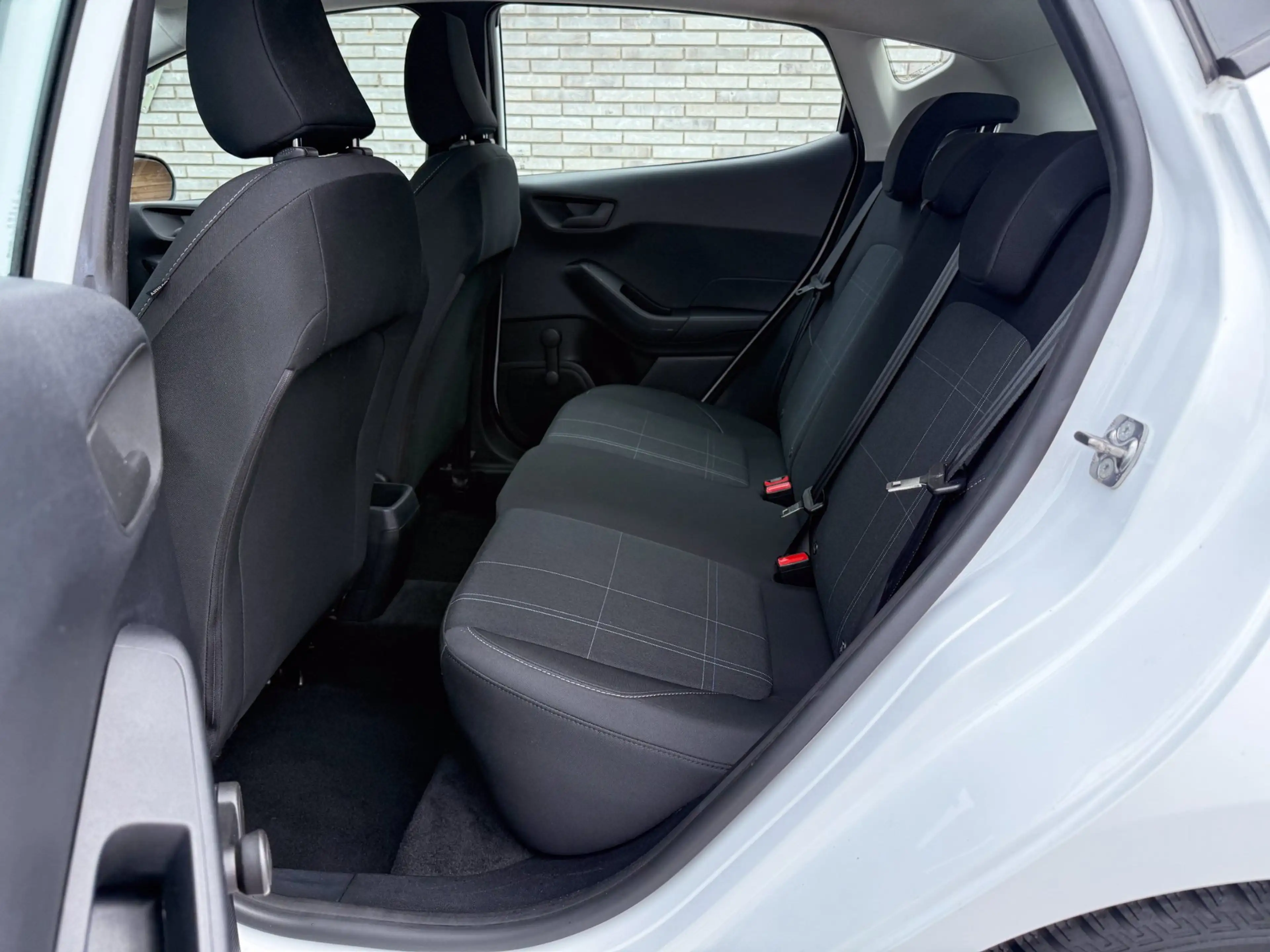 Ford Fiesta 1.1 * NIEUWE APK * PARKEERSENSOREN * CAR PLAY * — photo 12