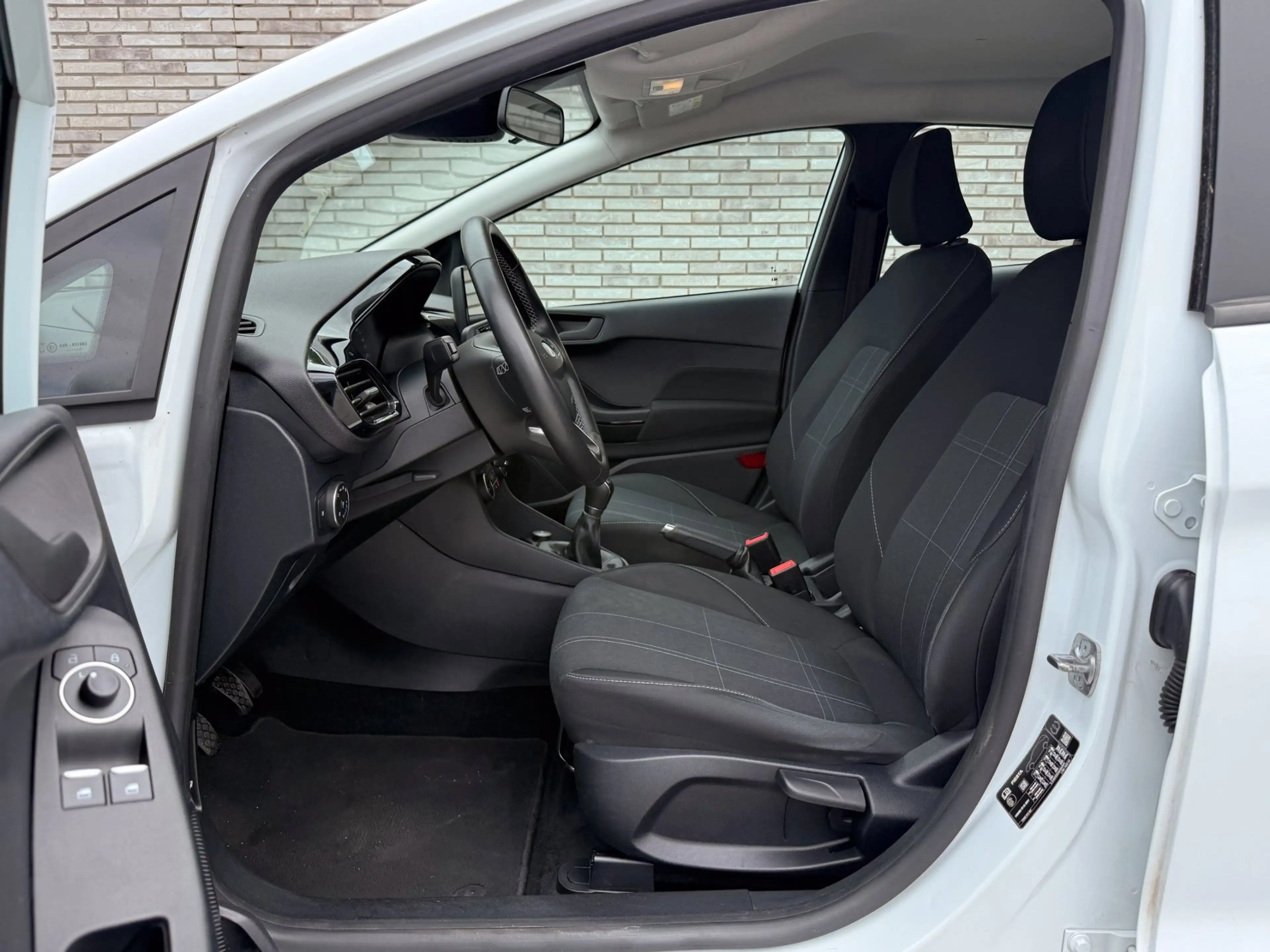 Ford Fiesta 1.1 * NIEUWE APK * PARKEERSENSOREN * CAR PLAY * — photo 11