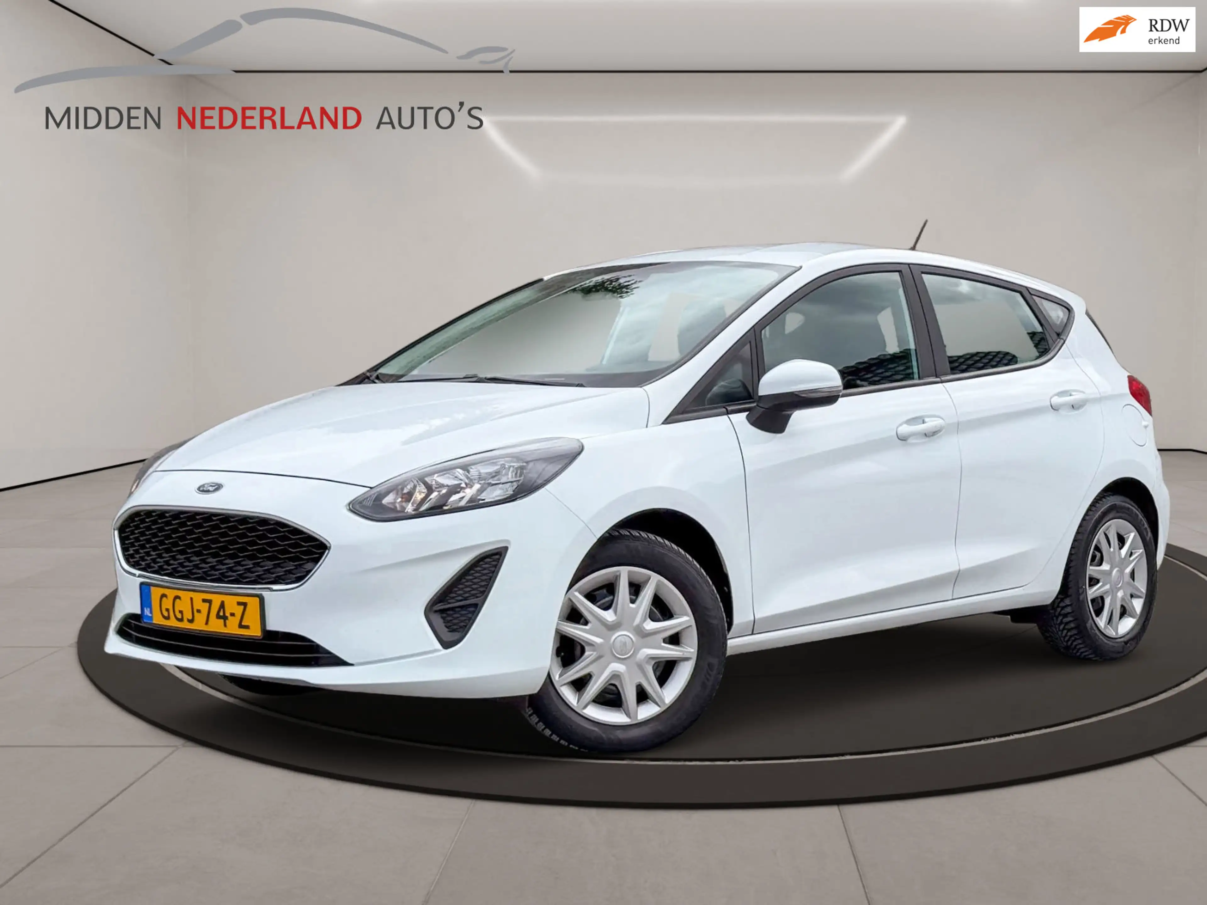 Ford Fiesta 1.1 * NIEUWE APK * PARKEERSENSOREN * CAR PLAY *