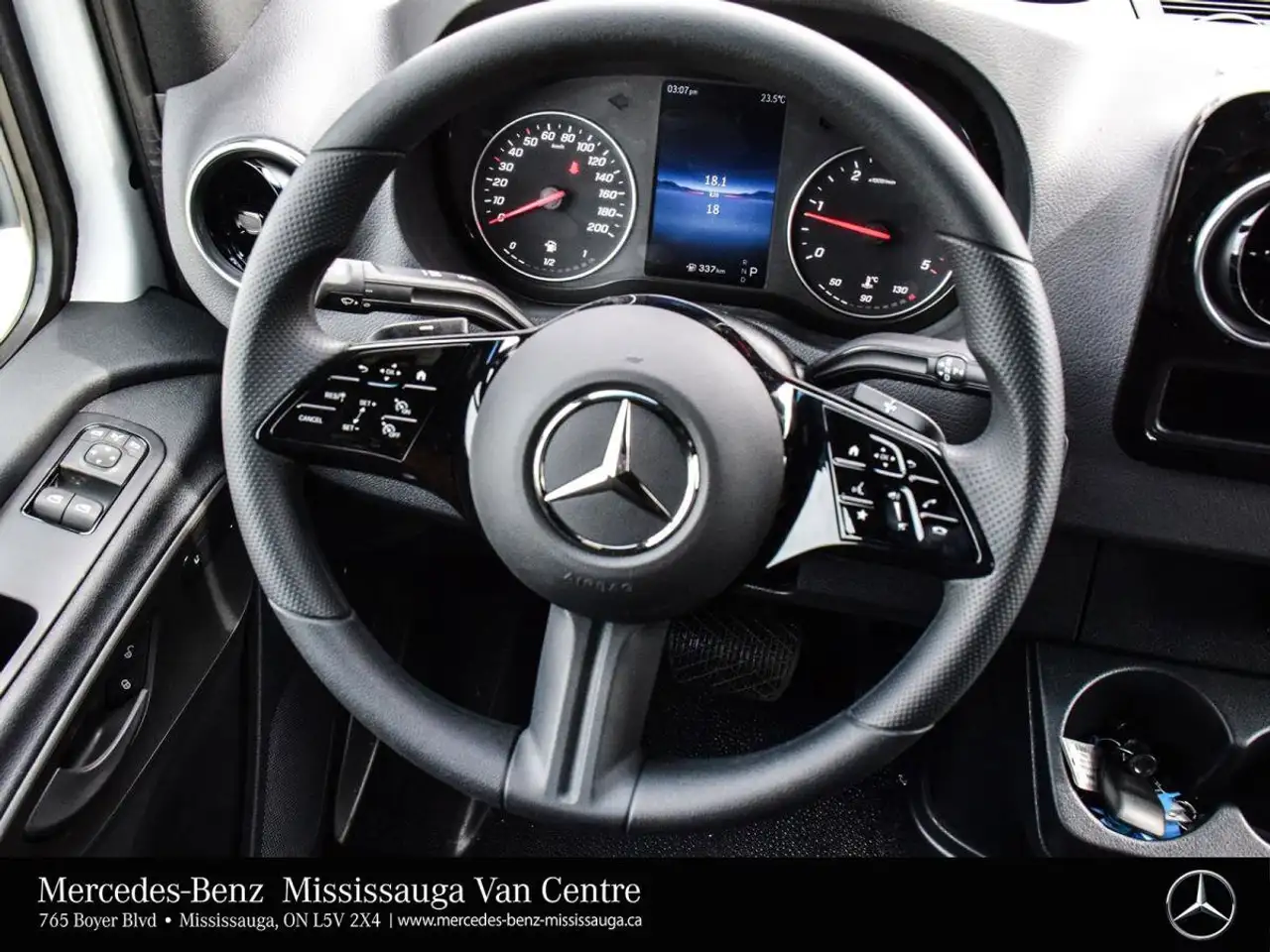 Mercedes-Benz Sprinter снимка Mercedes-Benz Sprinter