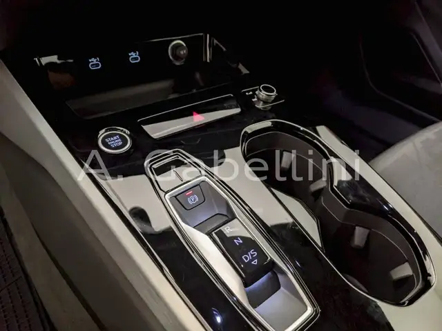 Audi A6 view 13