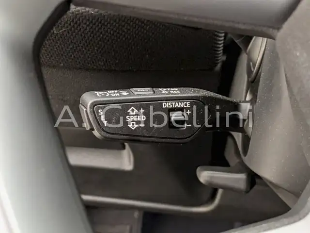 Audi A6 view 11
