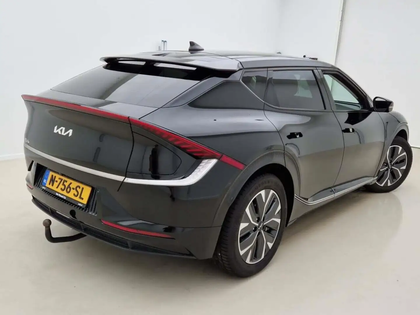 Kia EV6 PLUS 77.4KWH/THAAK/LEER/LED/ACARPLAY/FABRIEKSGARAN Black - 2