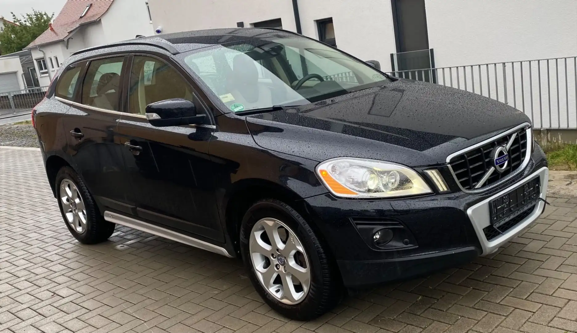 Volvo XC60 Summum D5 AWD Leder Bi-Xenon Schwarz - 1