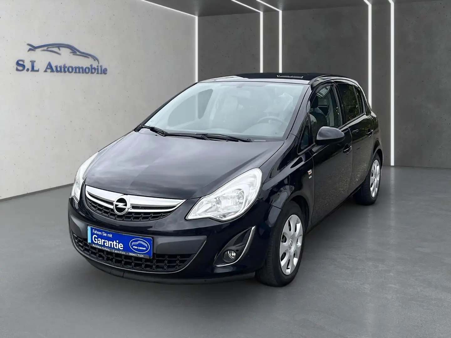 Opel Corsa D Satellite Wagen Nr 083 Schwarz - 1