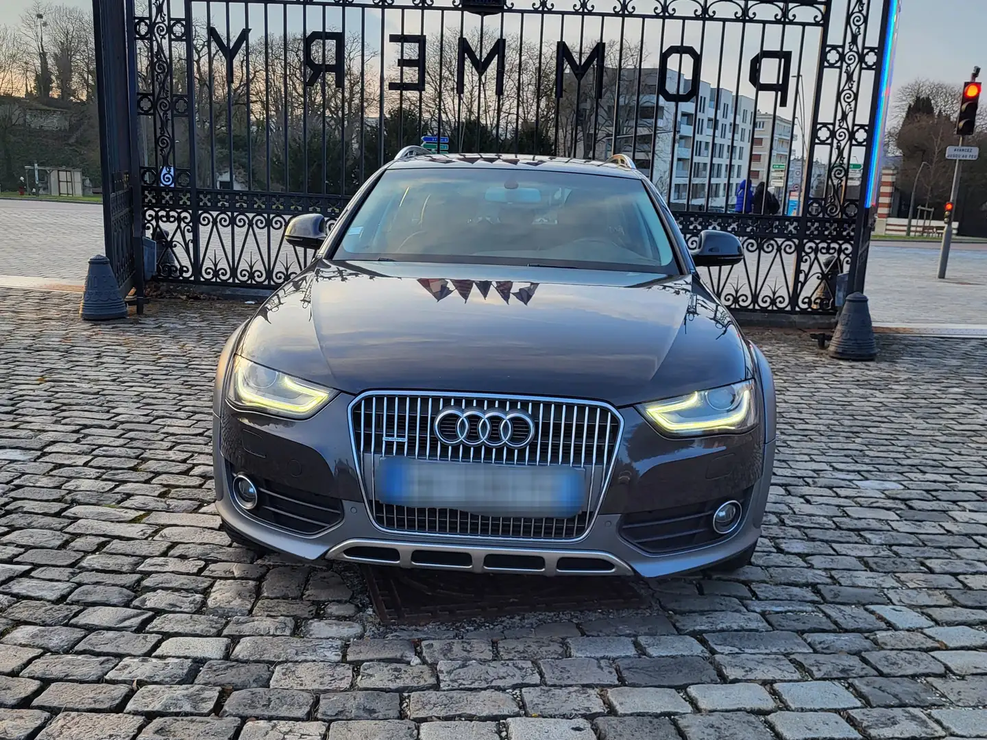 Audi A4 allroad A4 Allroad Quattro 2.0 TFSI 211 Ambition Luxe Černá - 1