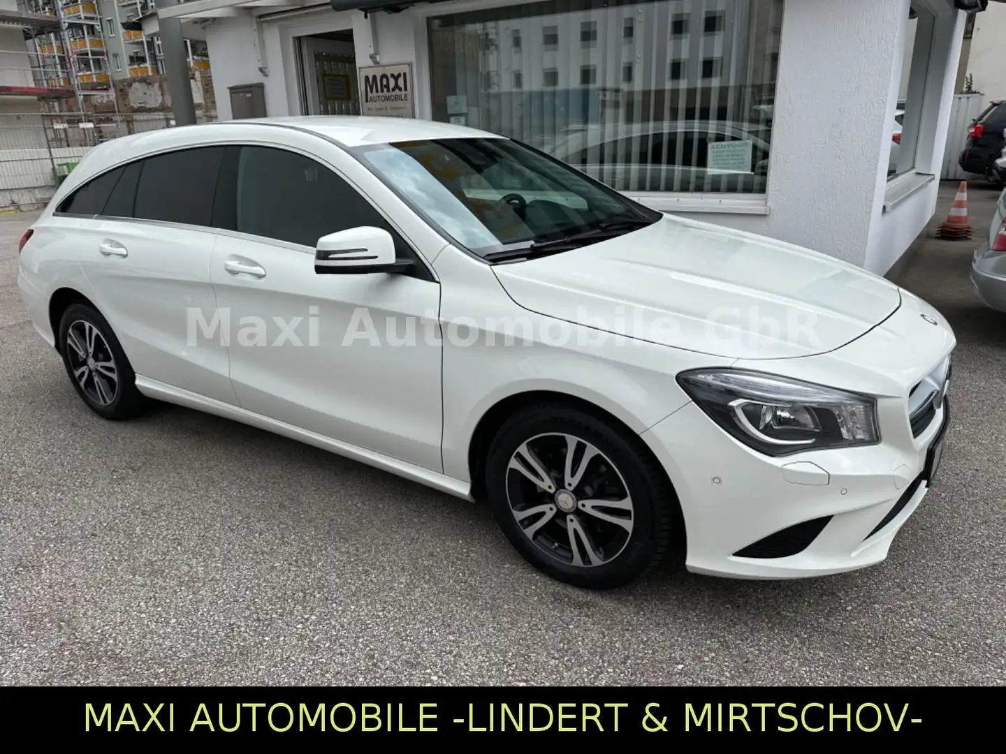 Mercedes-Benz CLA 180 Shooting Brake AUT-NAVI-LEDER-XENON-PDC Weiß - 1