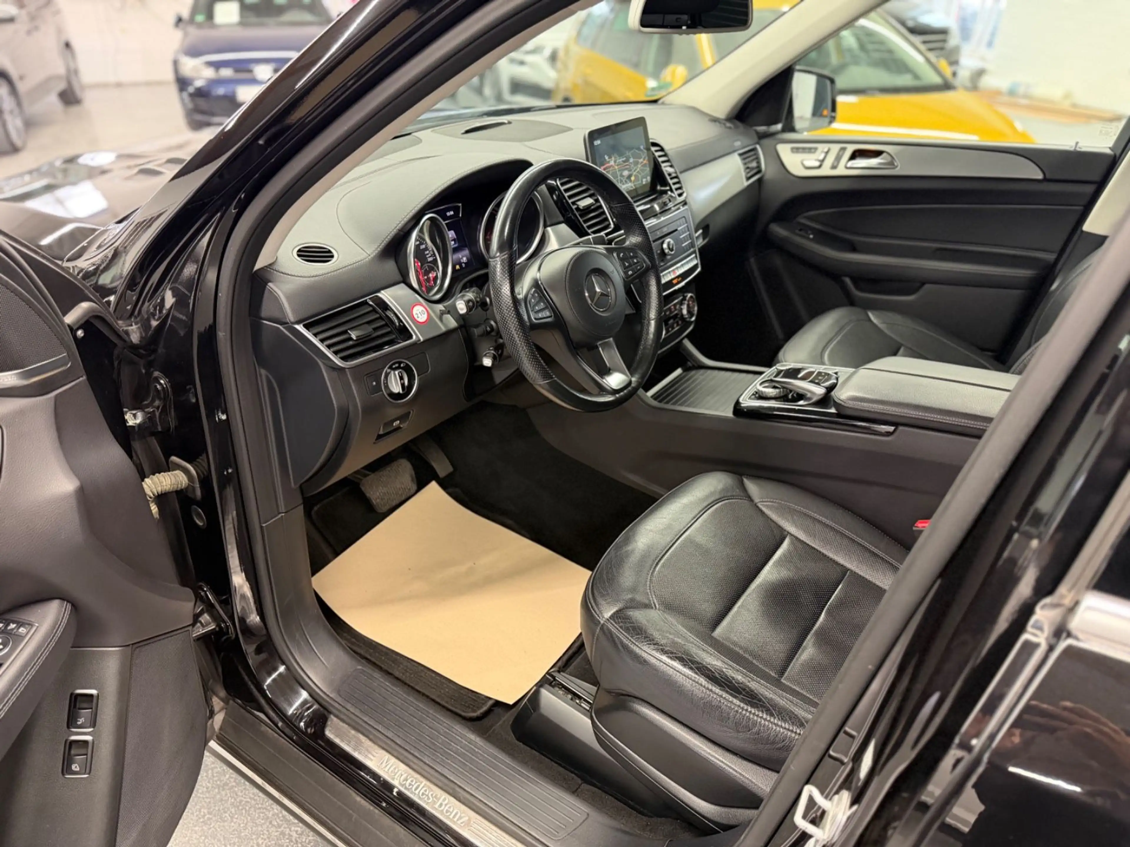 Mercedes-Benz GLS 350 d 4Matic LED Standheizung 7-Sitzer 360° — photo 11