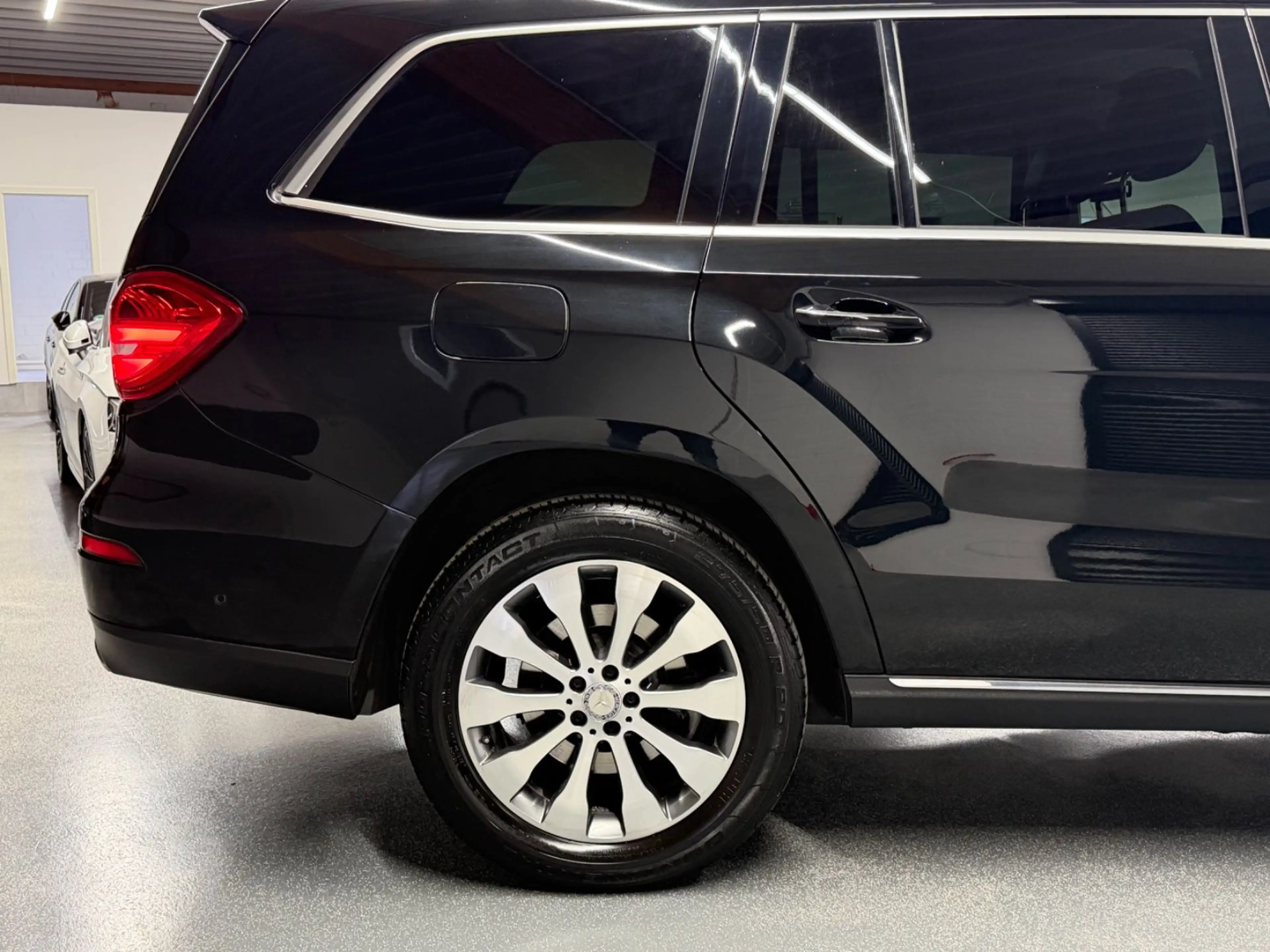 Mercedes-Benz GLS 350 d 4Matic LED Standheizung 7-Sitzer 360° — photo 6