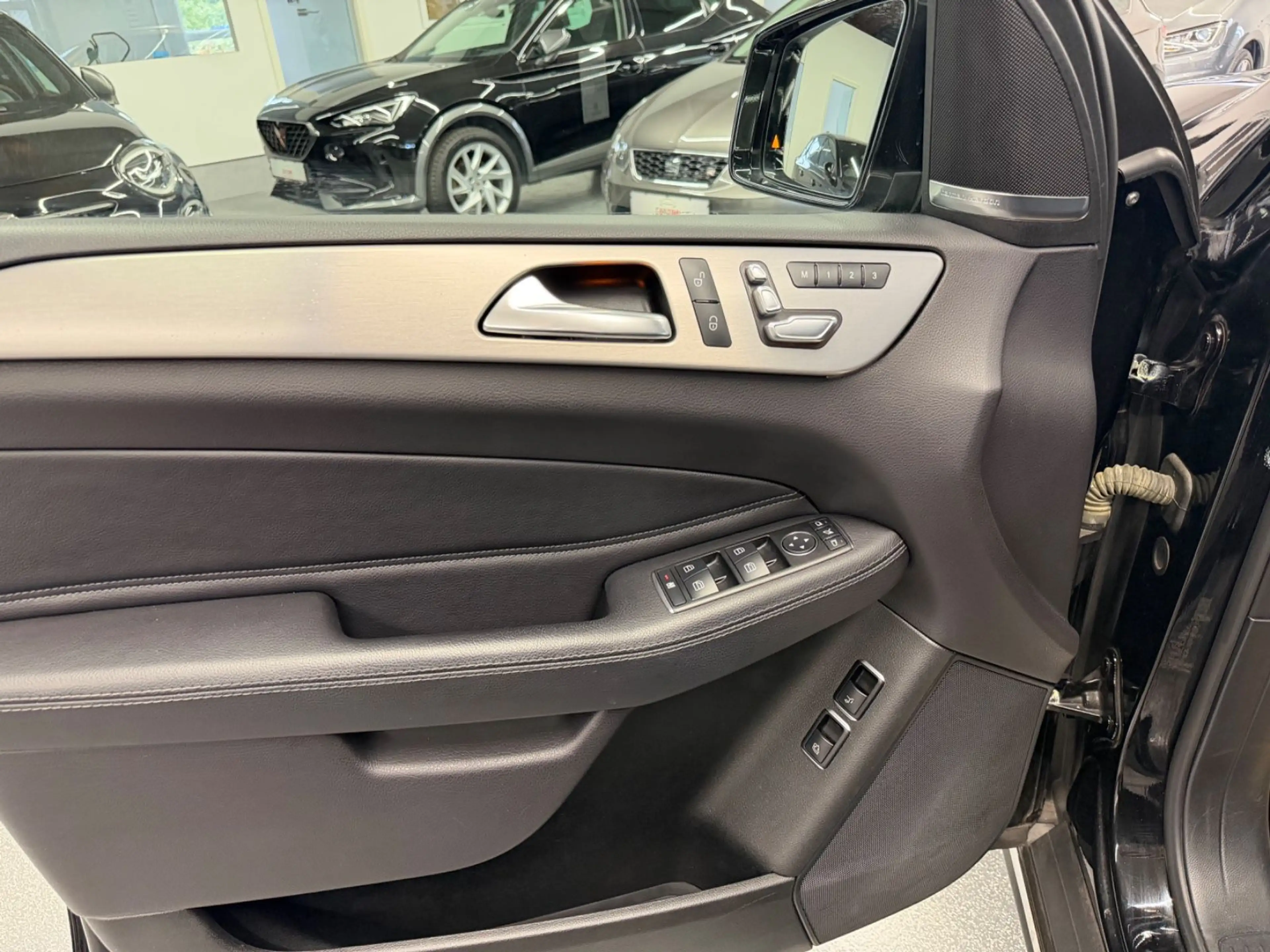 Mercedes-Benz GLS 350 d 4Matic LED Standheizung 7-Sitzer 360° — photo 12