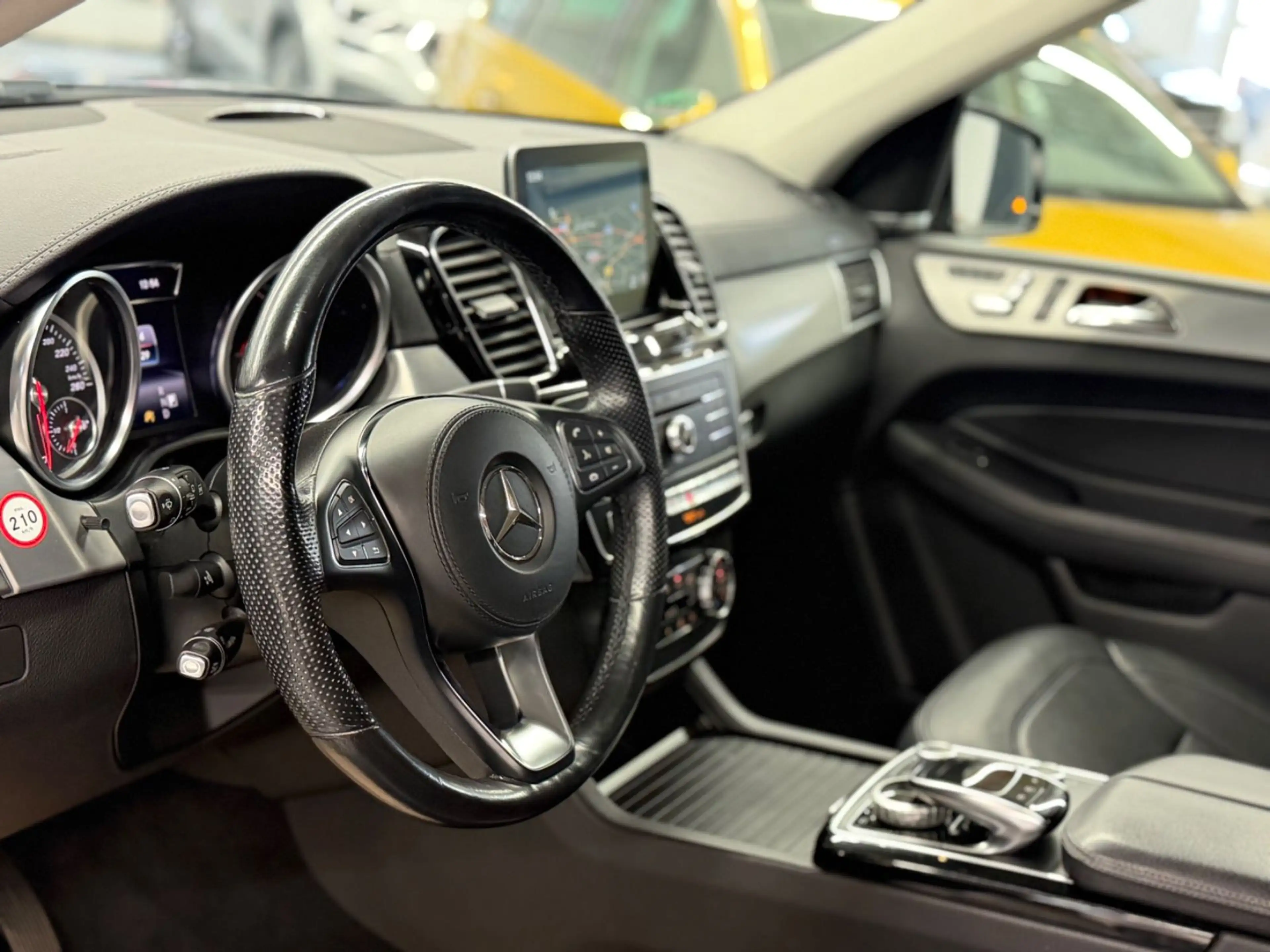 Mercedes-Benz GLS 350 d 4Matic LED Standheizung 7-Sitzer 360° — photo 14