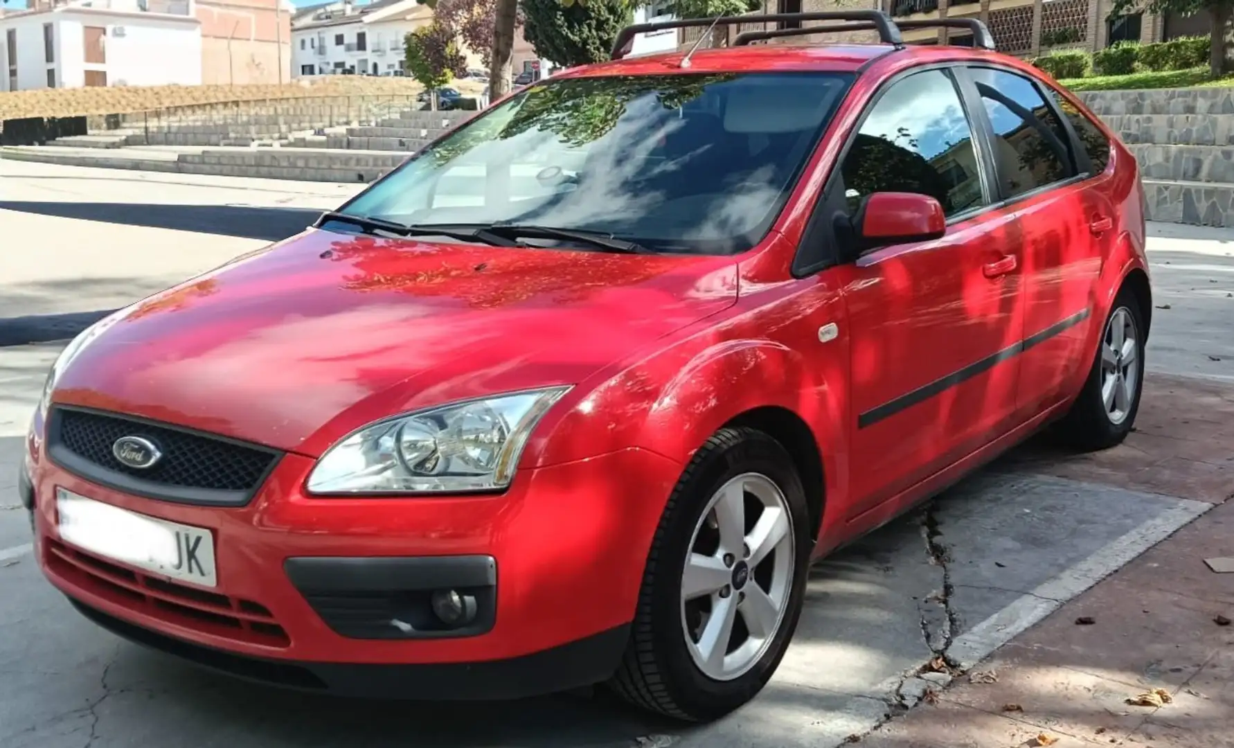 Ford Focus Focus 1.8 TDCi Trend 5p. Trend Rojo - 1
