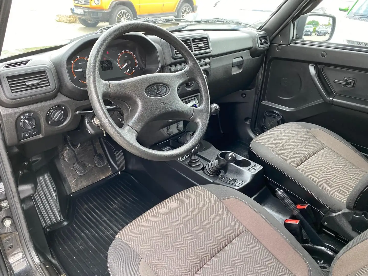 Lada Urban Niva/4x4/Klima Schwarz - 2