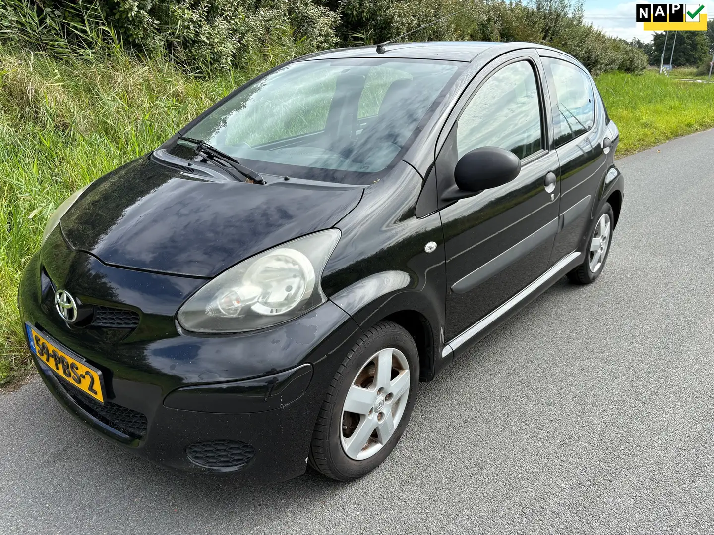 Toyota Aygo 1.0-12V Access Nette auto goed onderhouden 5 deurs Zwart - 1