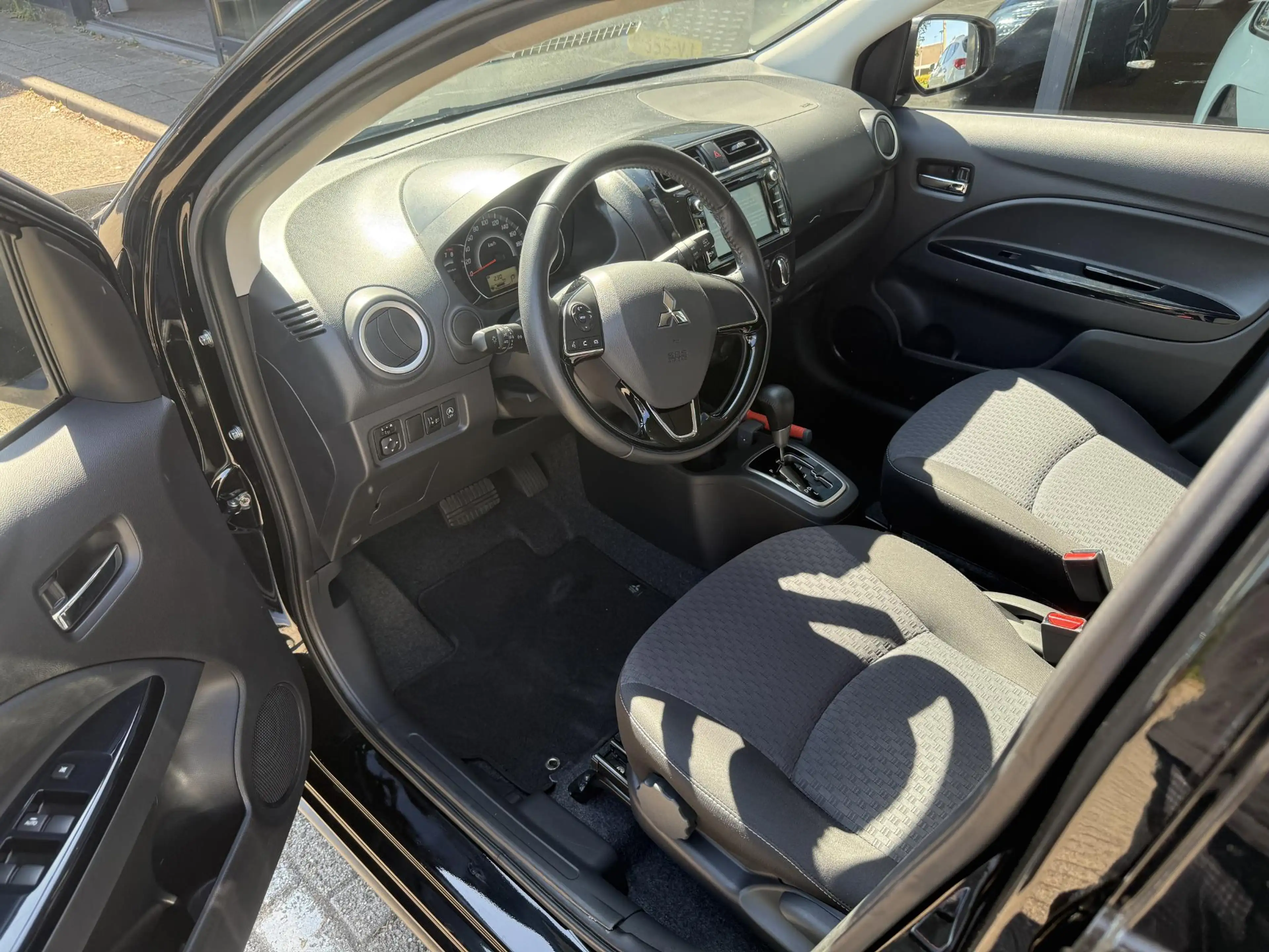 Mitsubishi Space Star 1.0 Active — photo 6