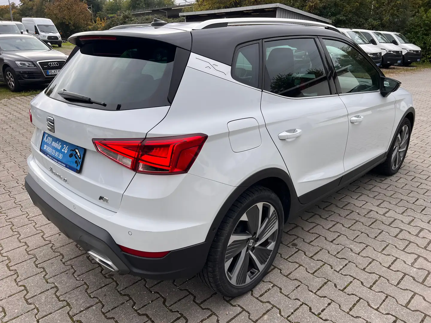 SEAT Arona FR 1.0 TGI CNG Erdgas Navi LED ACC 18" Kamera PLA Weiß - 2