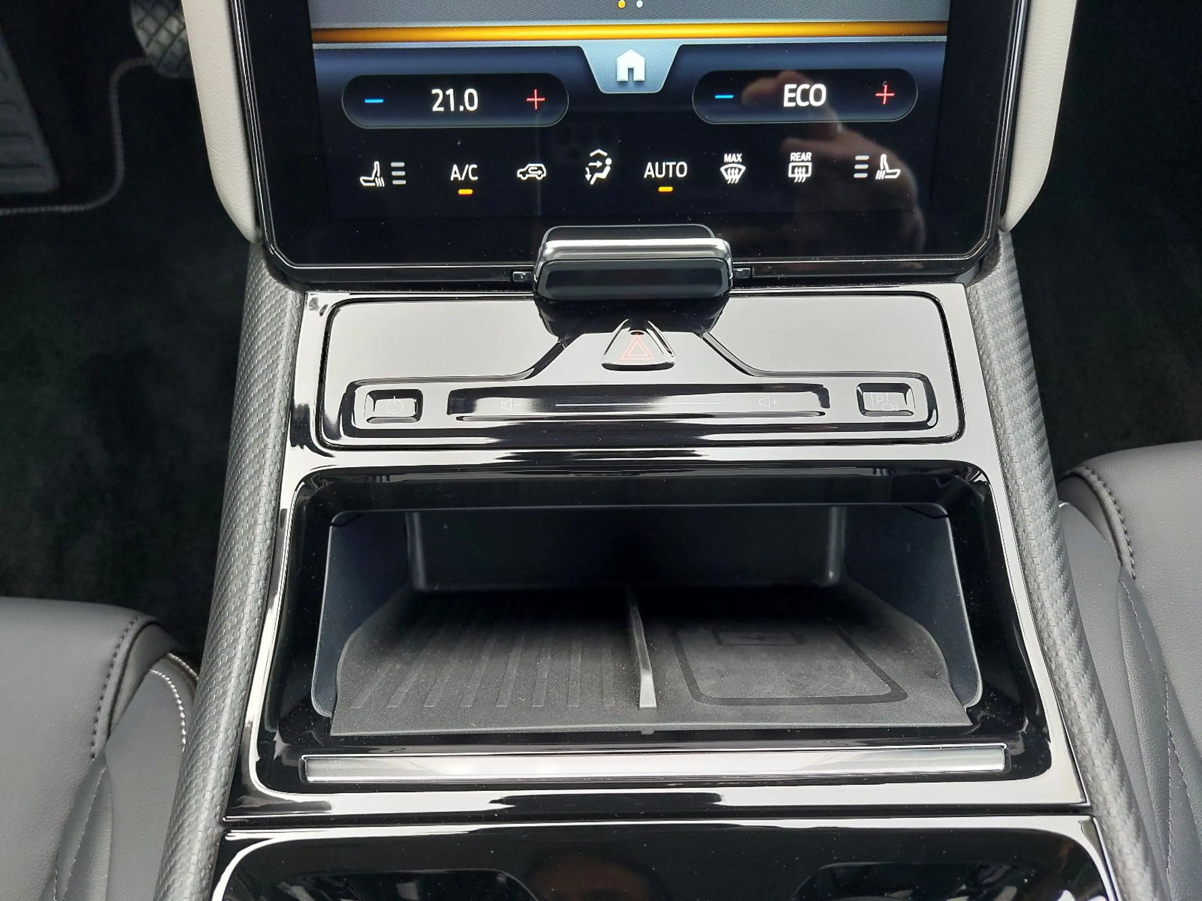 Ford Explorer Premium RWD 77KWH Assistenzsysteme/FGS — photo 14