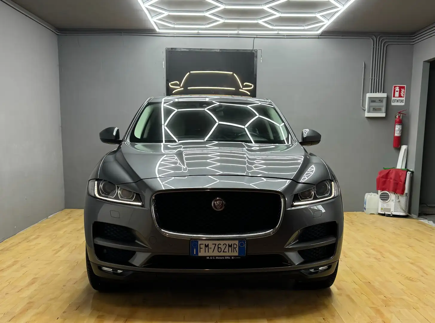 Jaguar F-Pace F-Pace 2.0d Pure awd 180cv auto Gris - 2