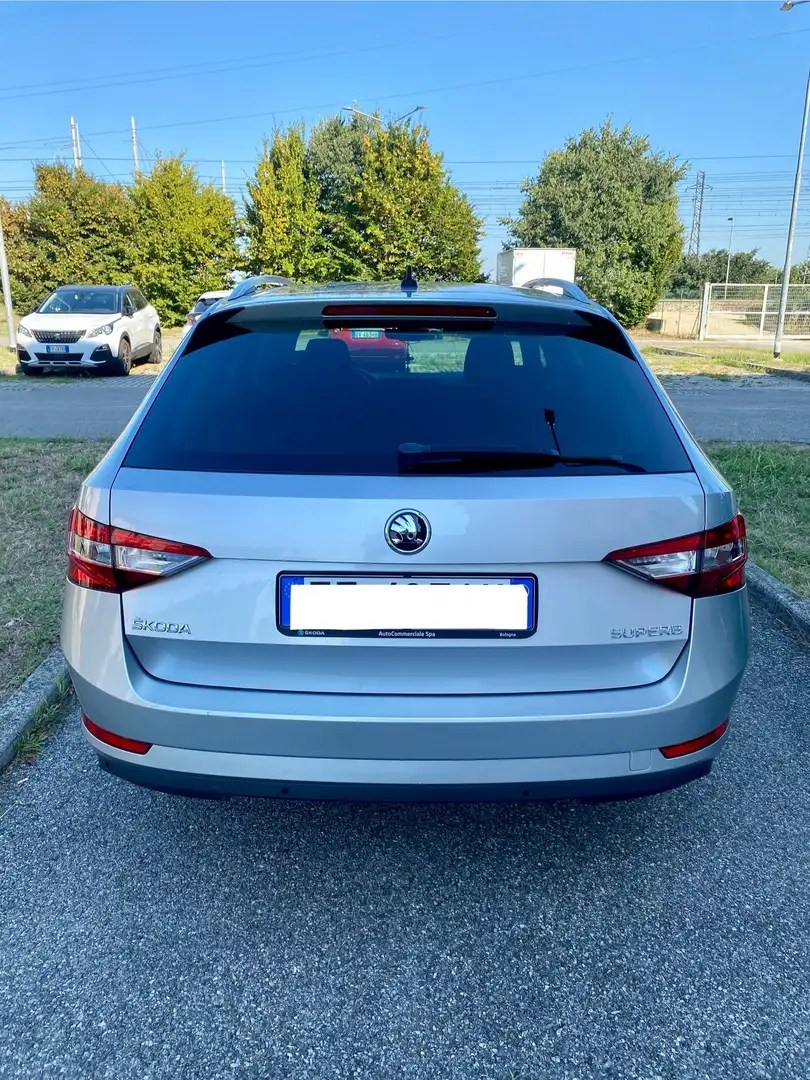 Skoda Superb Wagon 2.0 tdi Sportline 150cv dsg - 2
