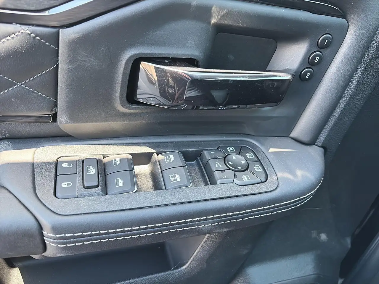 RAM 3500 снимка RAM 3500