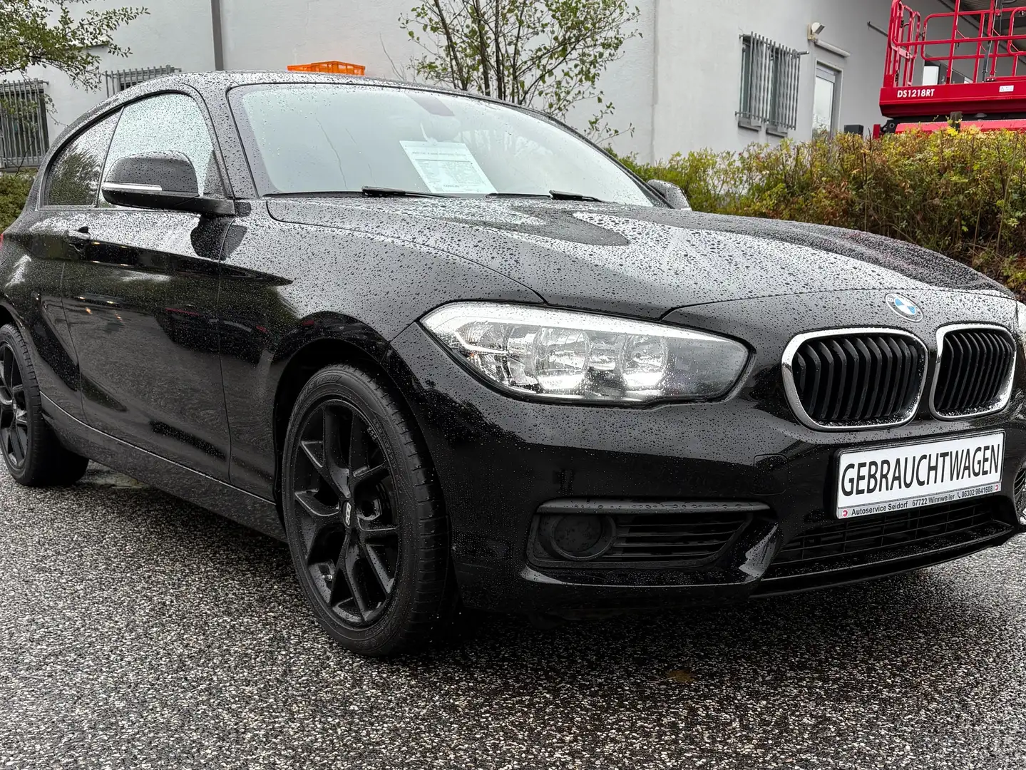 BMW 118 i, 2. Hand, unfallfrei, Inspektion neu, TÜV neu Noir - 2