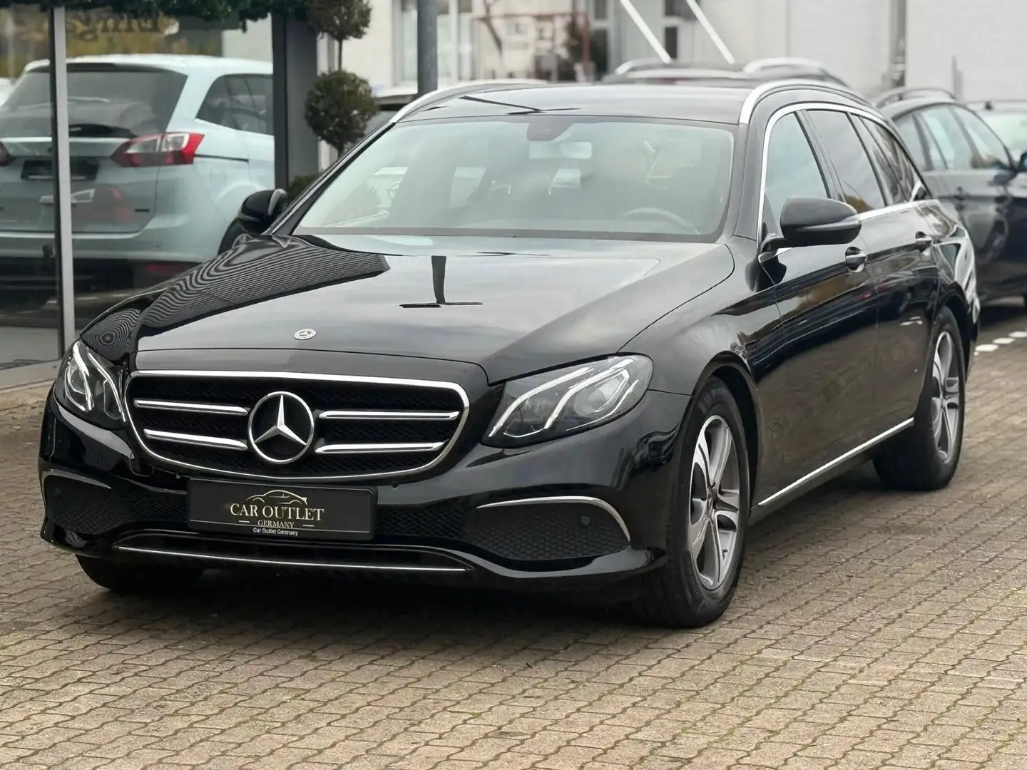 Mercedes-Benz E 220 E T-Modell E 220 d | 19" AMG Felgen | Schwarz - 1
