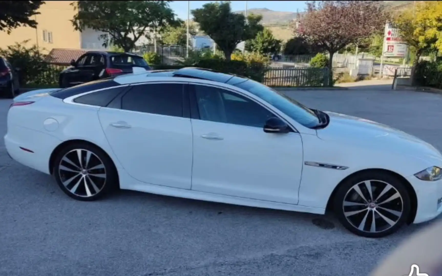 Jaguar XJ 3.0 V6 s/c R-Sport awd 340cv auto - 2