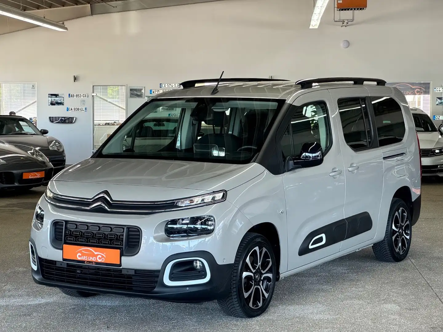 Citroen Berlingo 1.2 Shine XL ATG *SHZ*CarPlay*HuD* Grau - 1
