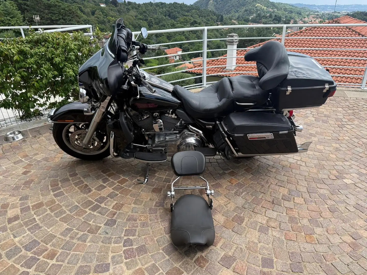 Harley-Davidson Electra Glide Negru - 2