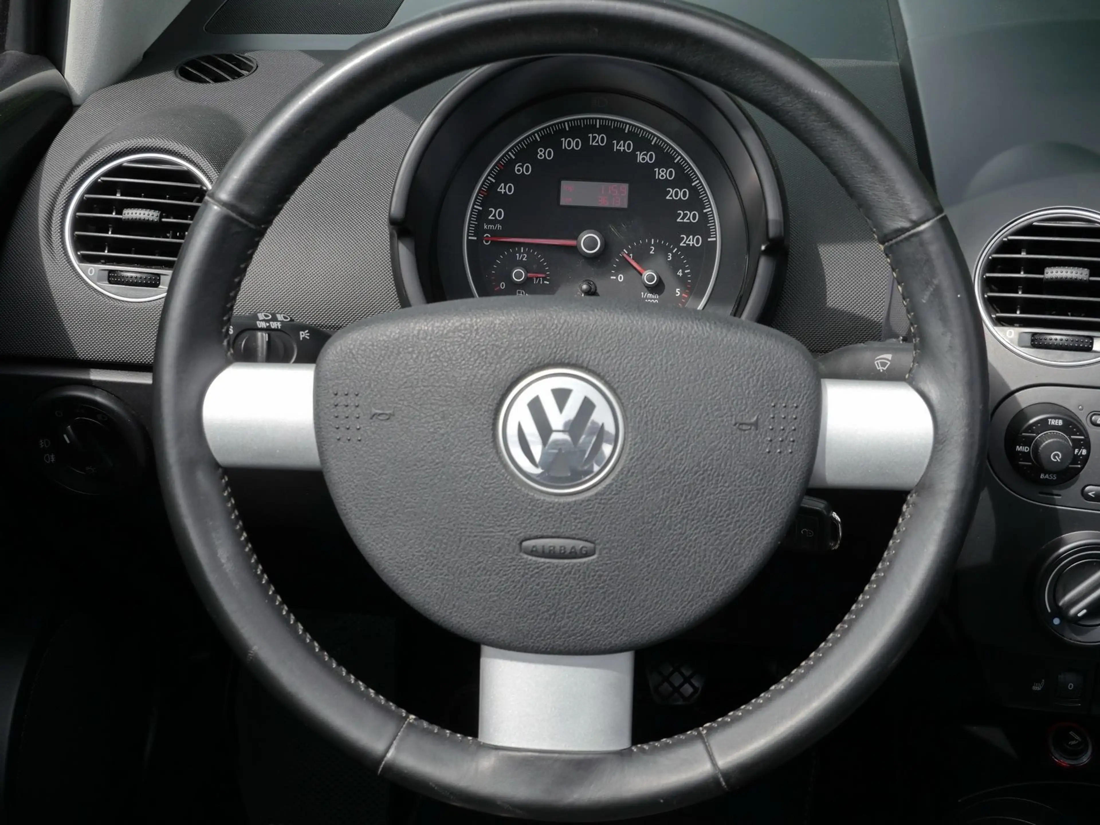 Volkswagen New Beetle Cabriolet 1.9 TDI Parkpilot*Klima*GRA — photo 9