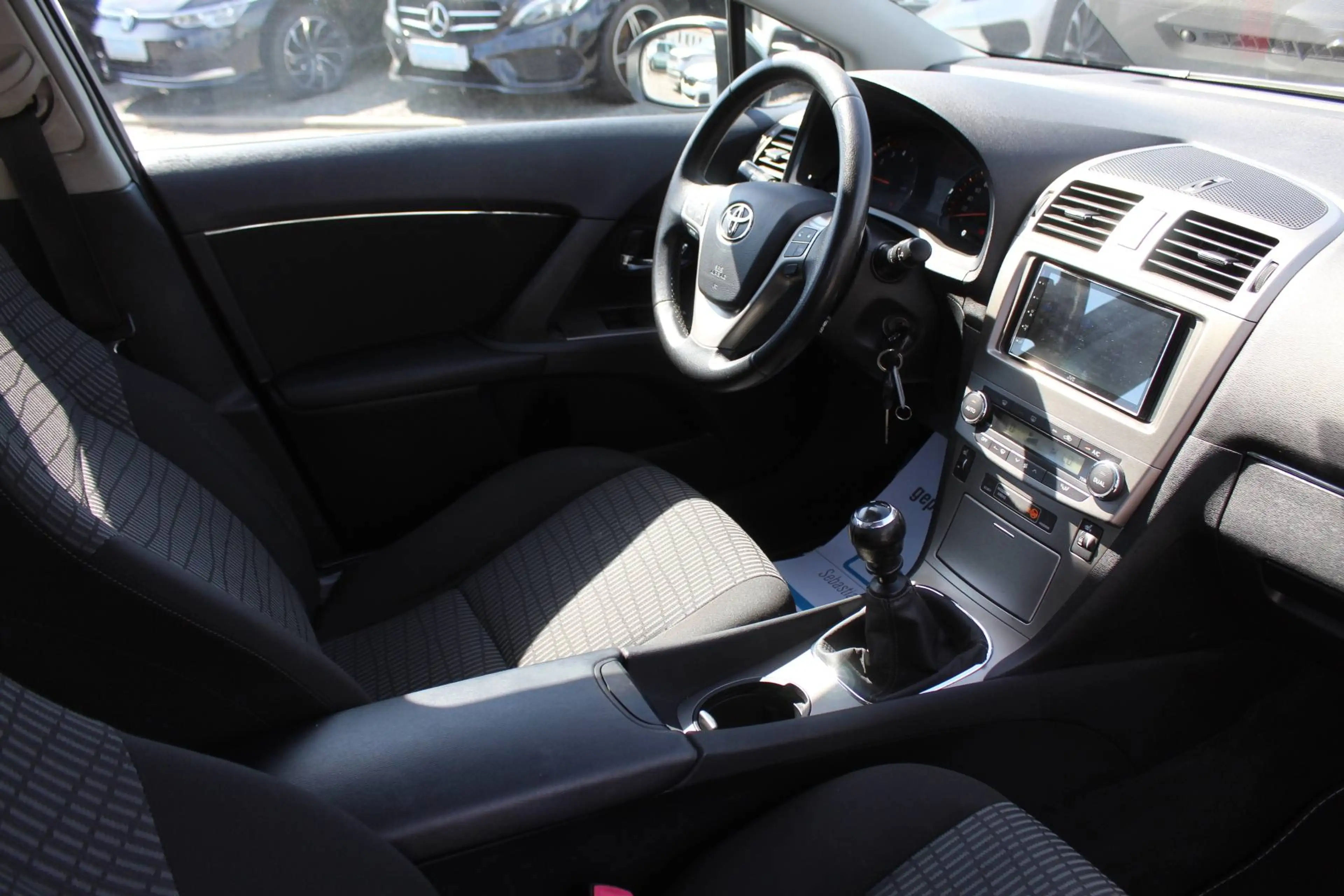 Toyota Avensis Kombi 1.8 Sol -Klimaautom.+Sitzh.+TÜV NEU+ — photo 9