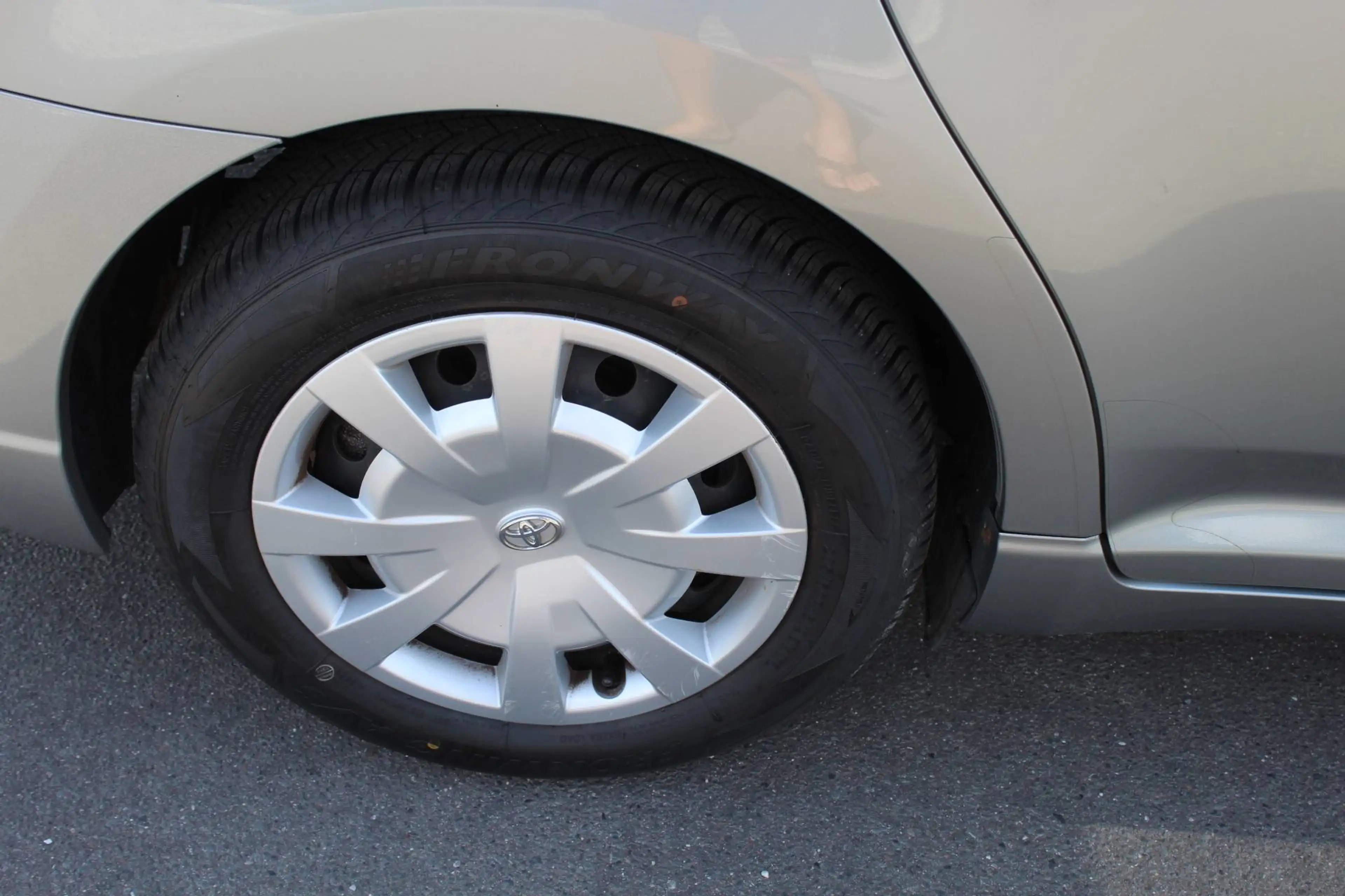Toyota Avensis Kombi 1.8 Sol -Klimaautom.+Sitzh.+TÜV NEU+ — photo 12