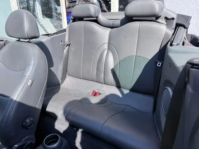 Mini Hatch view 10