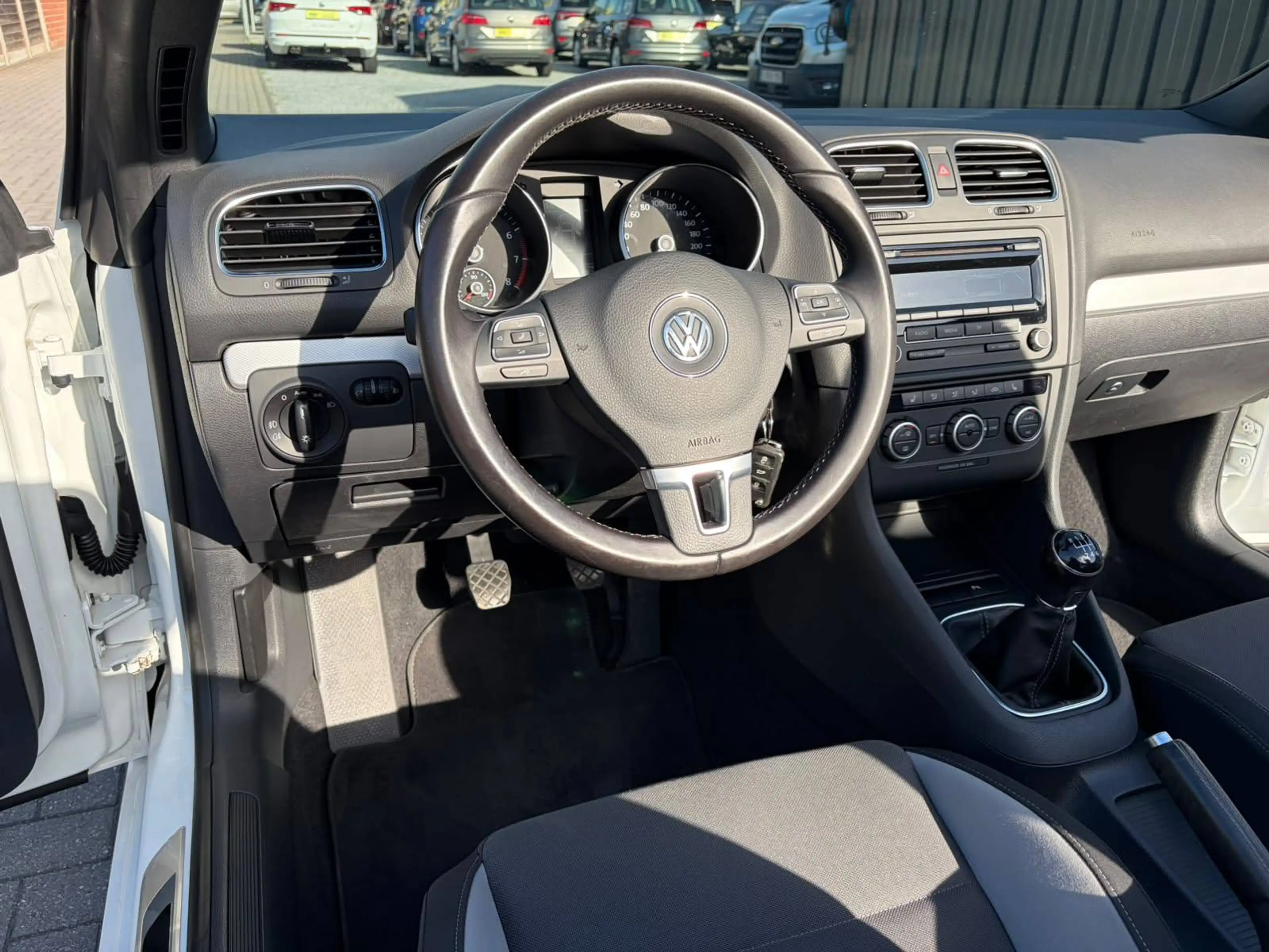 Volkswagen Golf Cabriolet Golf Cabriolet 1.2 TSI Life — photo 14