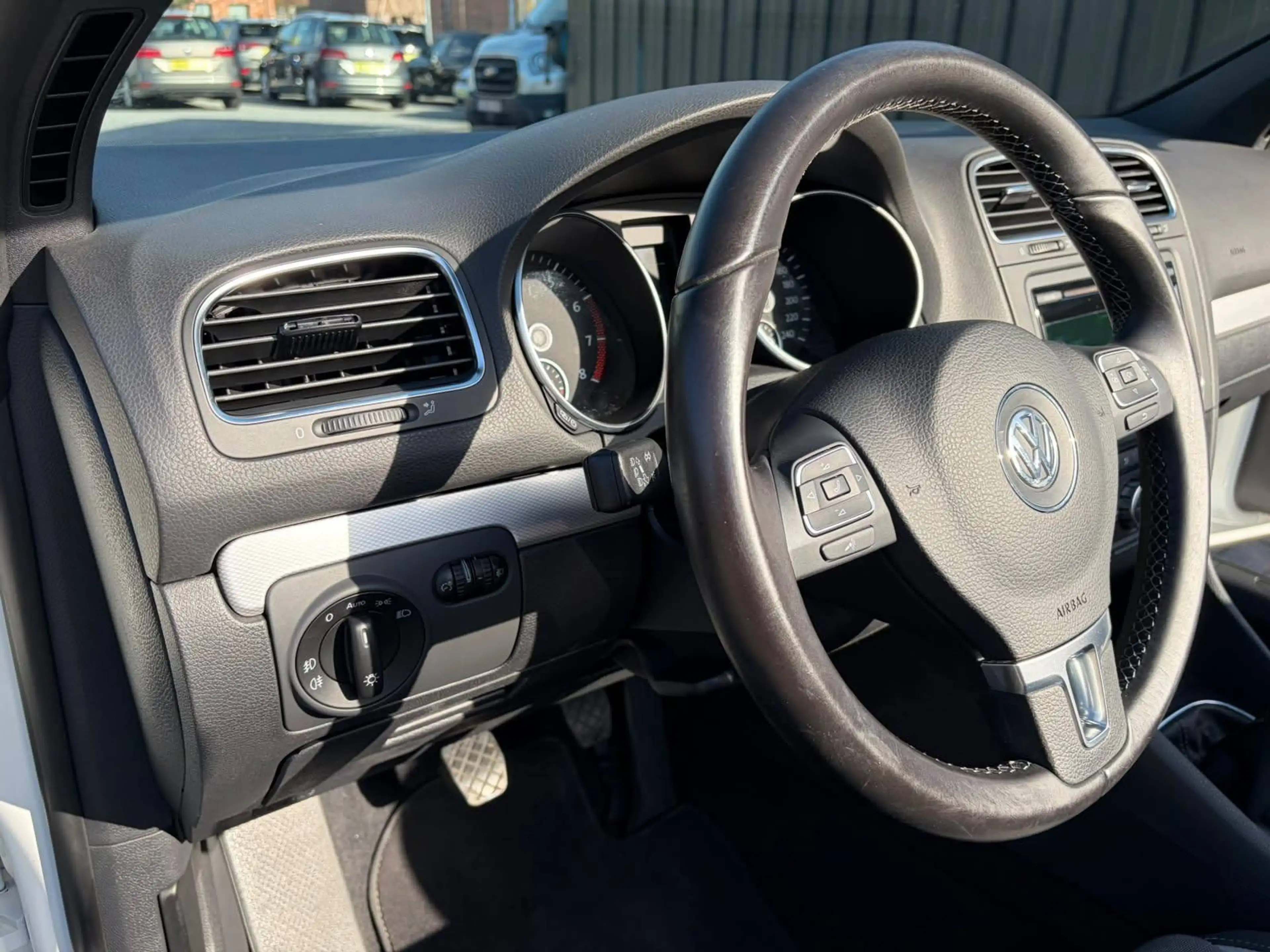 Volkswagen Golf Cabriolet Golf Cabriolet 1.2 TSI Life — photo 13