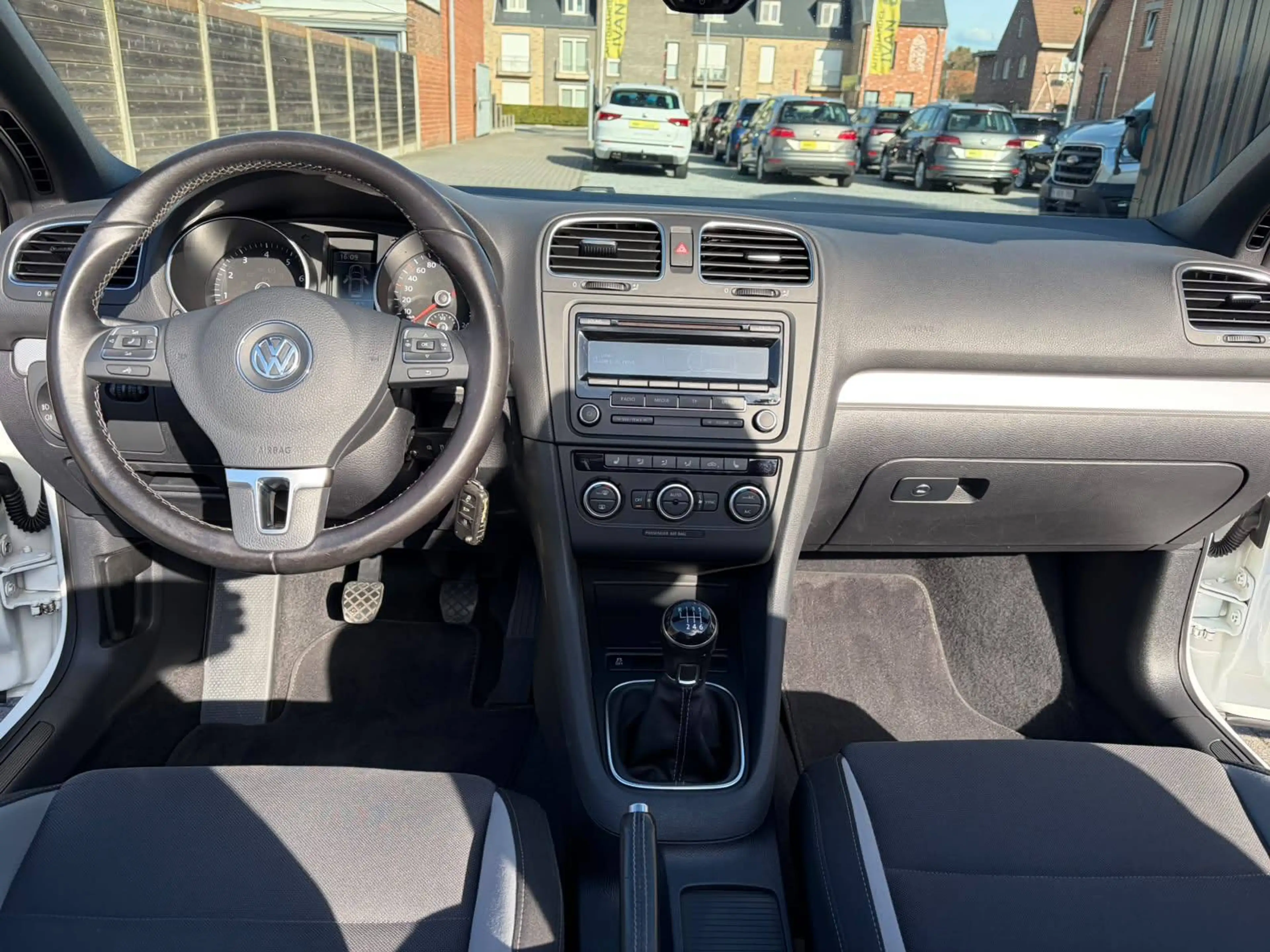 Volkswagen Golf Cabriolet Golf Cabriolet 1.2 TSI Life — photo 15