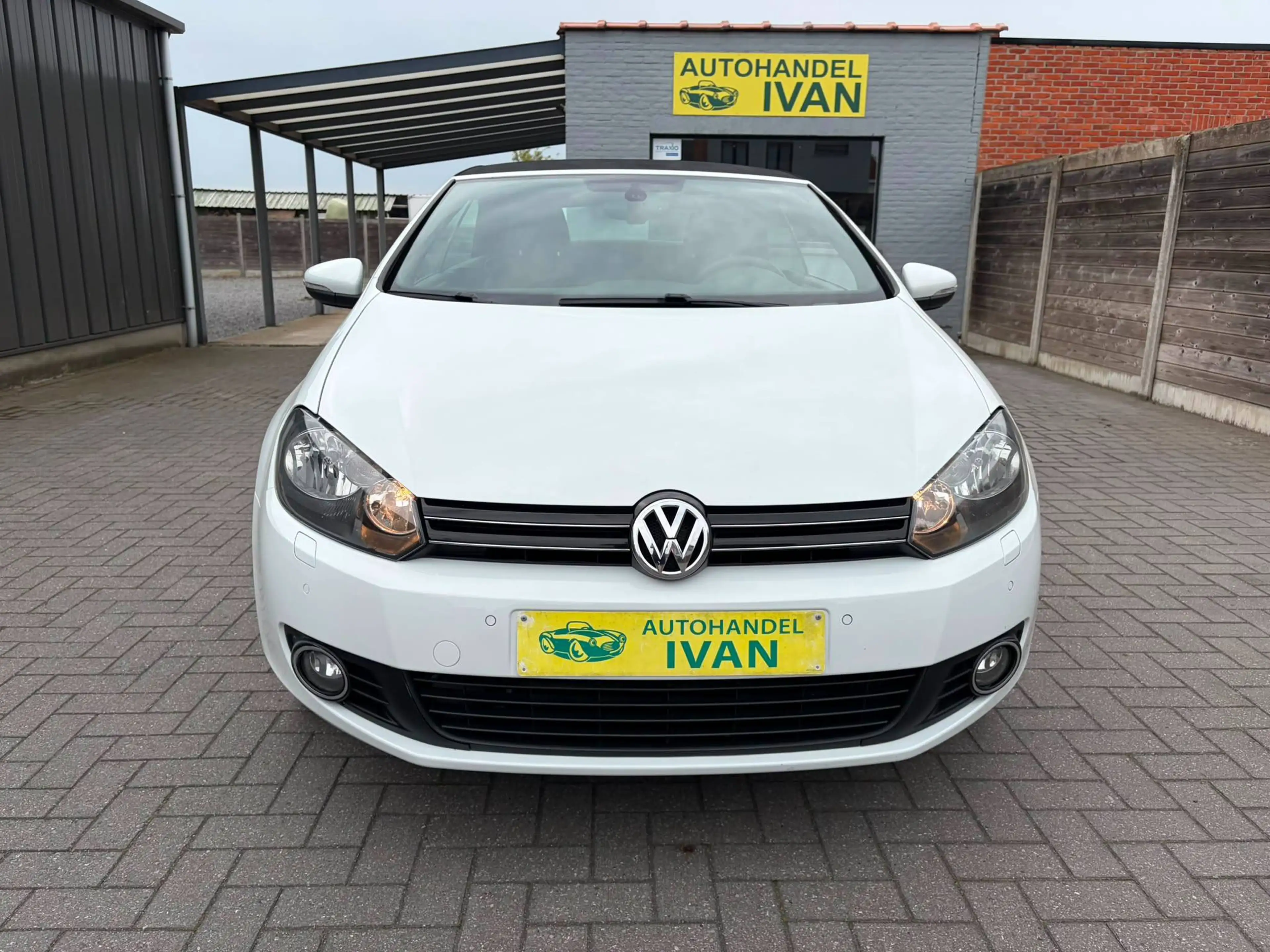 Volkswagen Golf Cabriolet Golf Cabriolet 1.2 TSI Life — photo 2