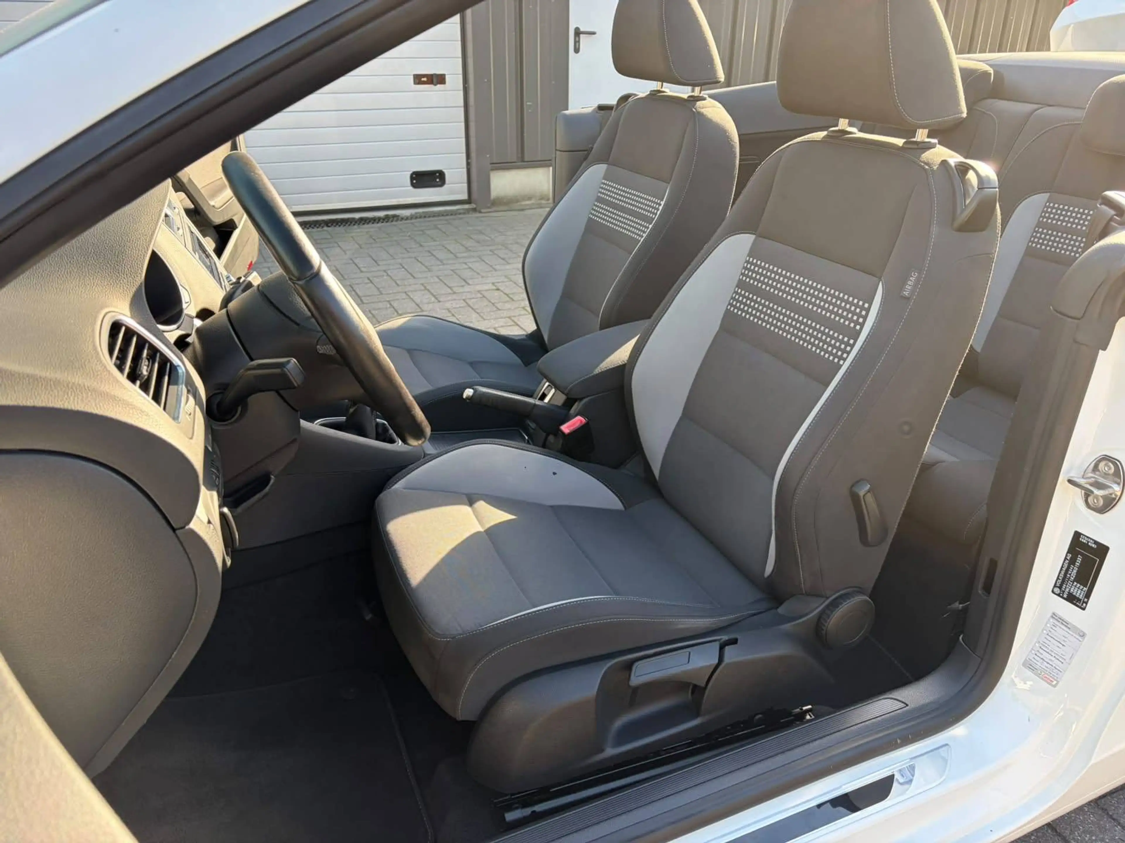 Volkswagen Golf Cabriolet Golf Cabriolet 1.2 TSI Life — photo 9