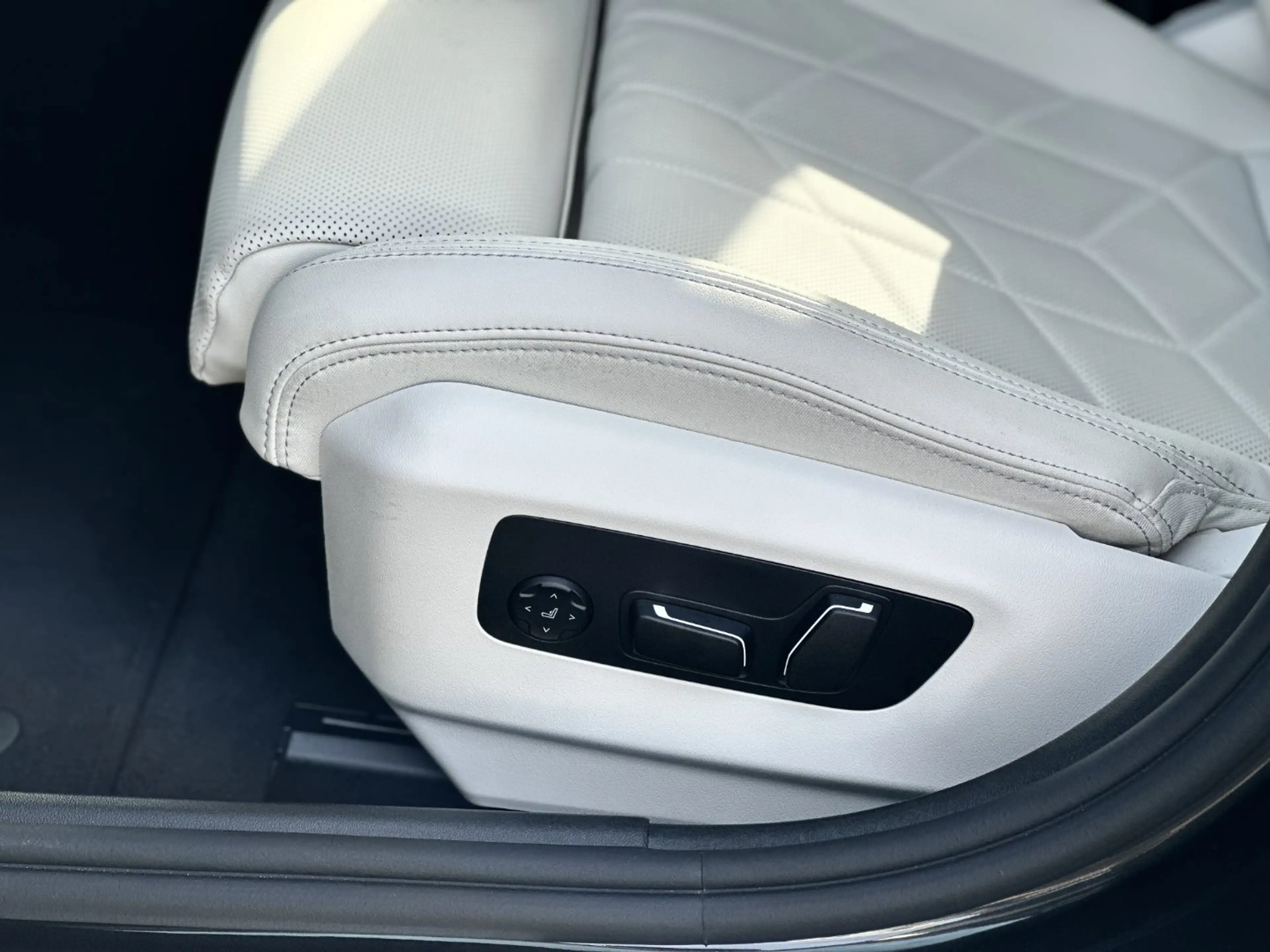 BMW i5 eDrive40 Touring M Sportpaket Head-Up DAB — photo 12